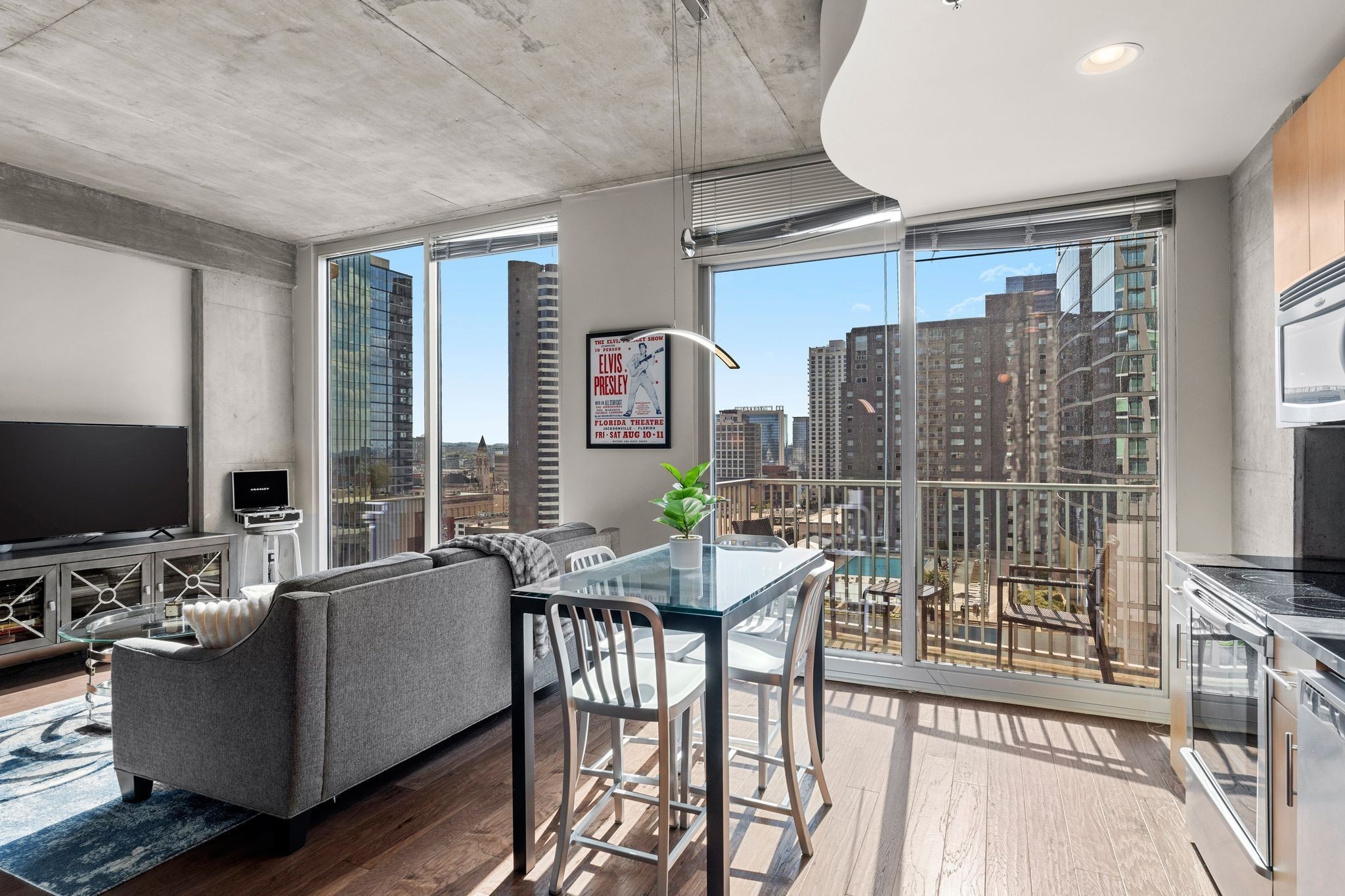 415 Church St #1210, Nashville, TN 37219