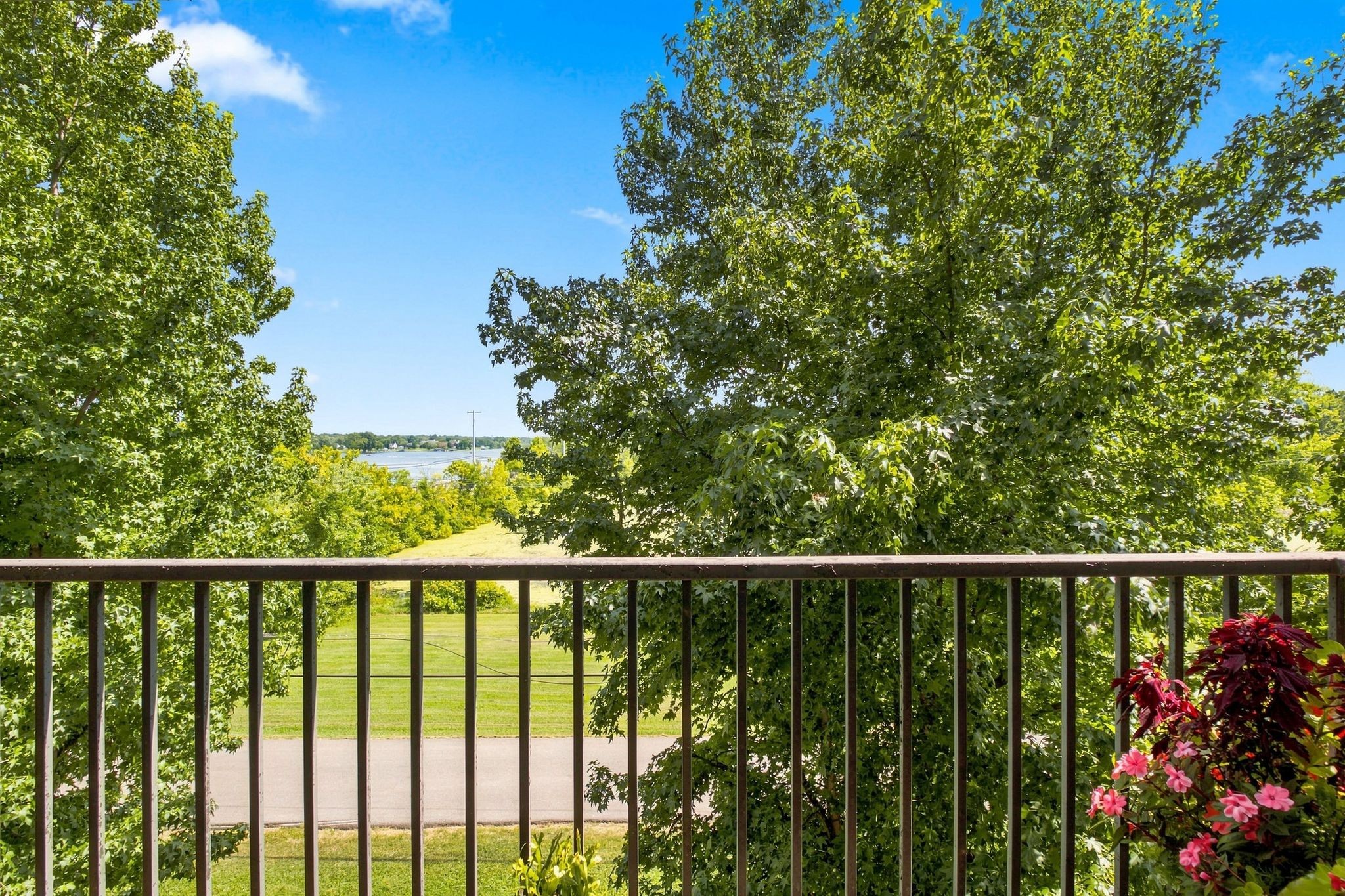 200 Sanders Ferry Rd #1303, Hendersonville, TN 37075
