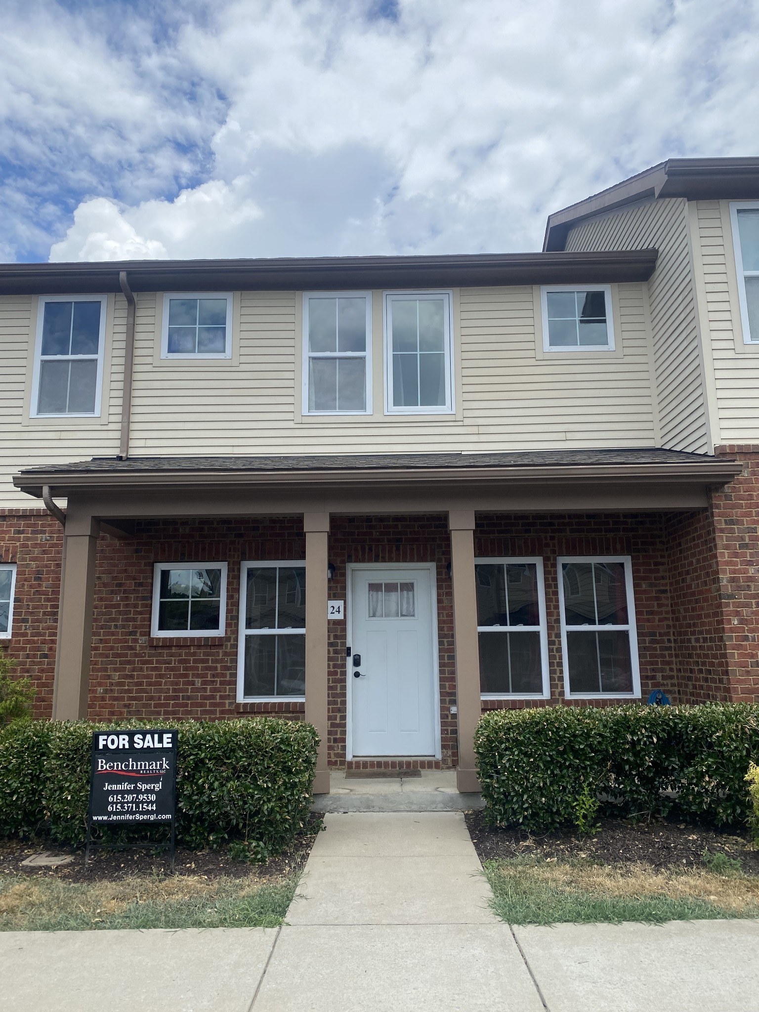 4124 George Buchanan Dr, La Vergne, TN 37086