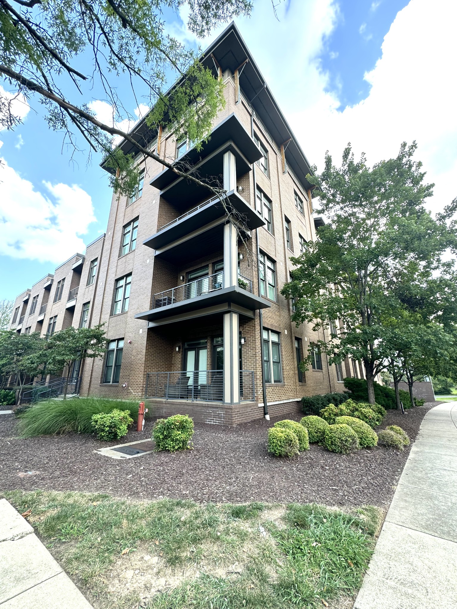 1706 18th Ave S #109, Nashville, TN 37212
