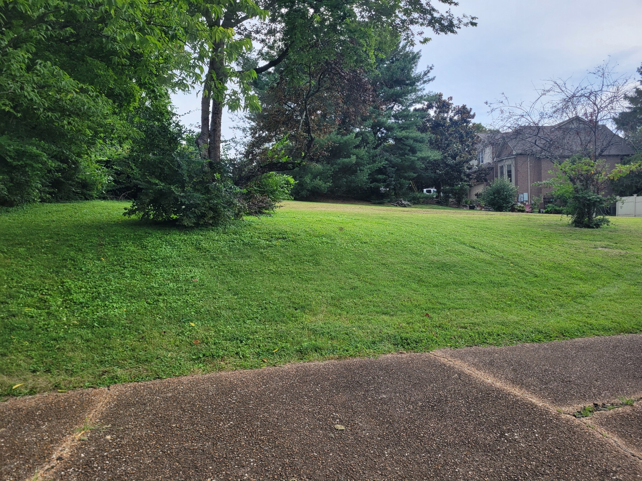7210 Willow Creek Dr, Nashville, TN 37221