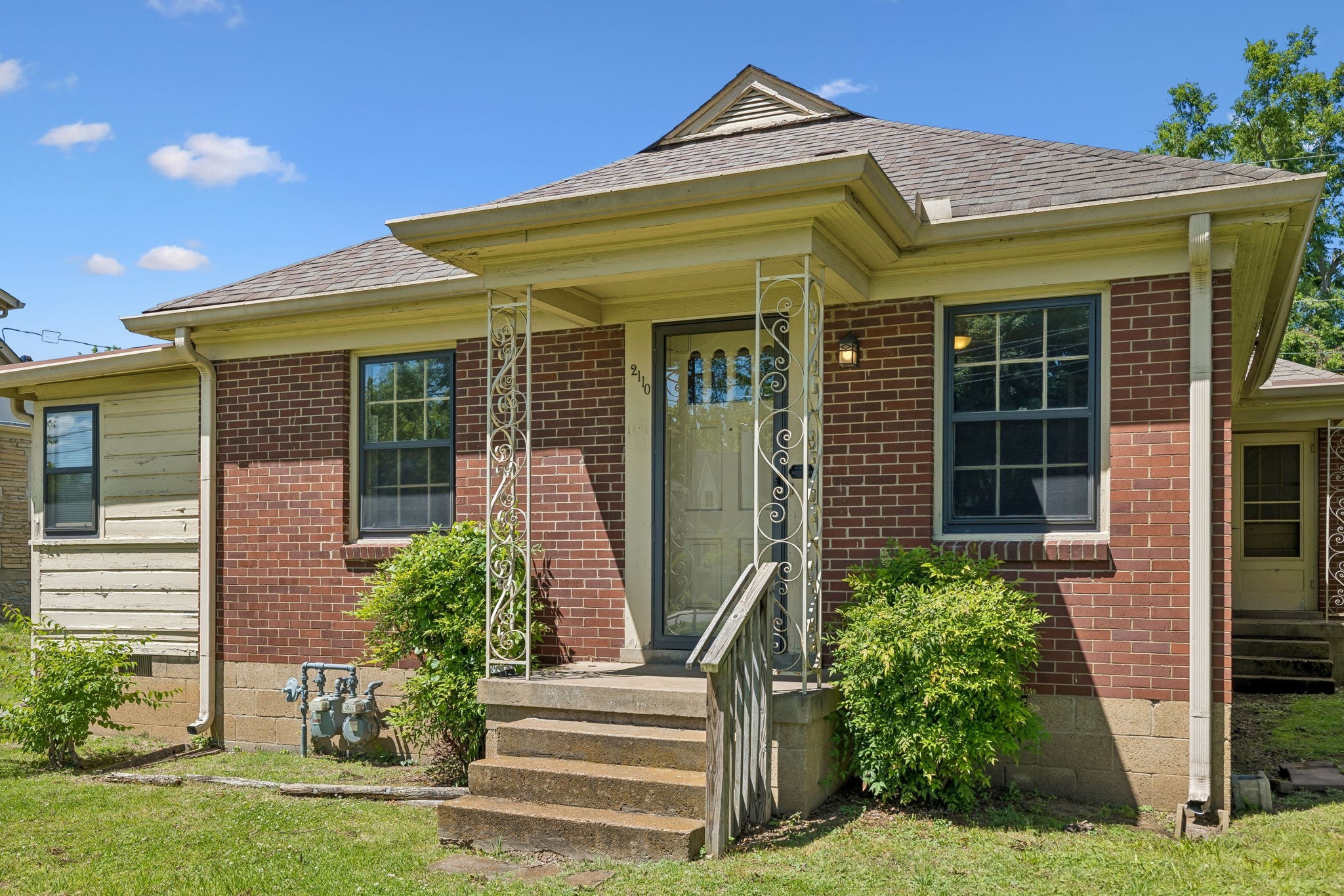 2110A W Linden Ave, Nashville, TN 37212