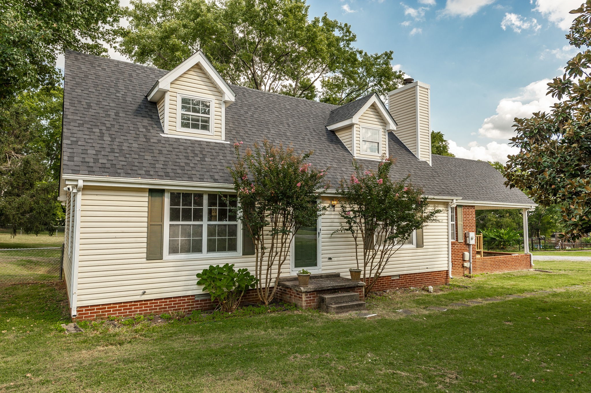 1241 Timberwood Dr, Gallatin, TN 37066