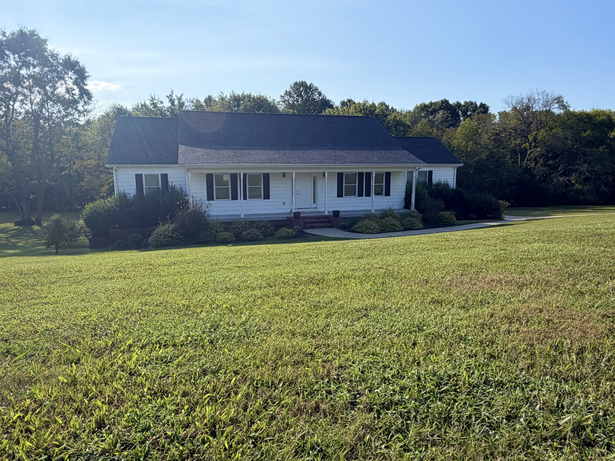 1909 Pointe Barton Dr, Lebanon, TN 37087