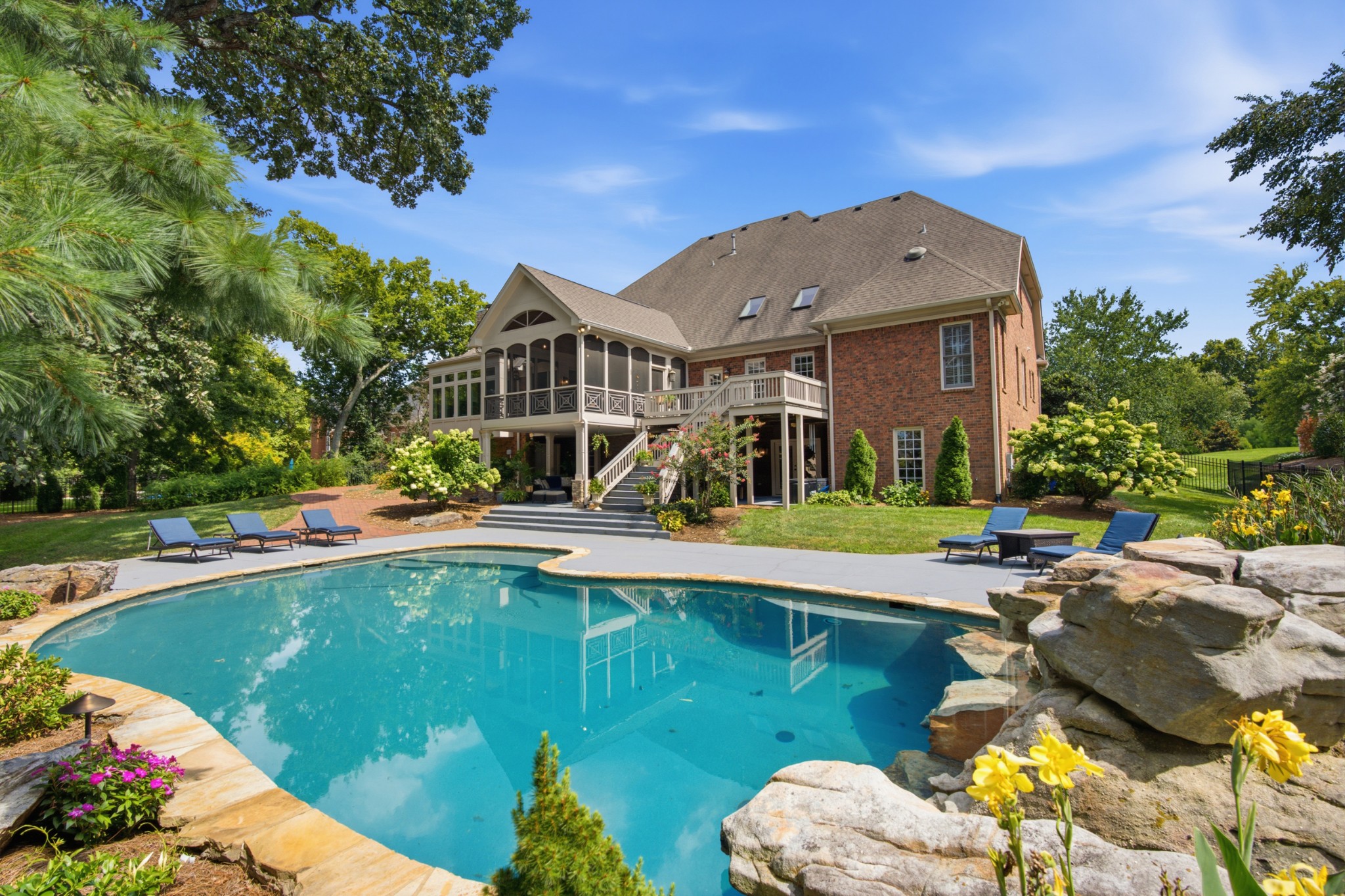 8218 Holly Rd, Brentwood, TN 37027
