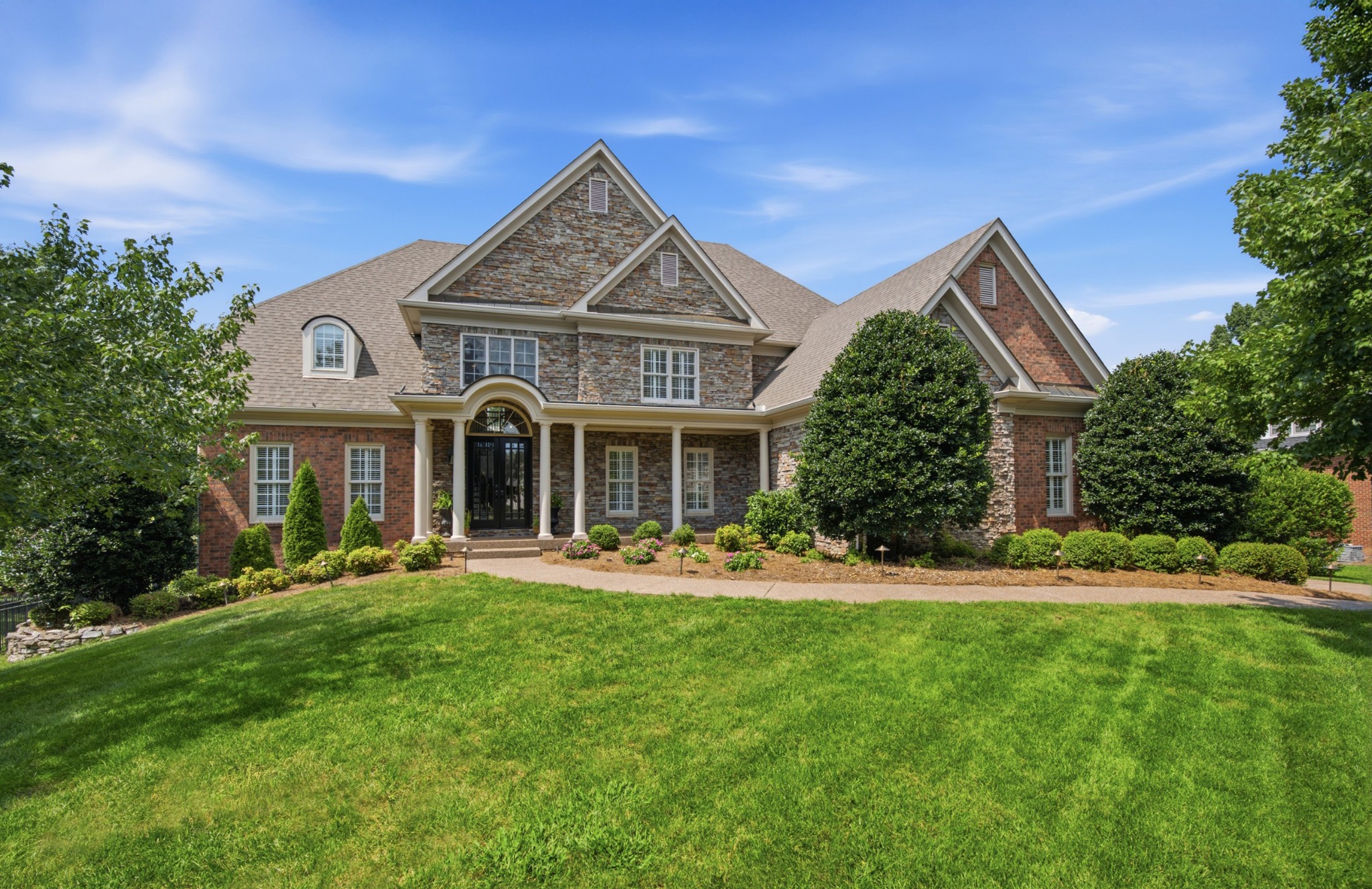 8218 Holly Rd, Brentwood, TN 37027