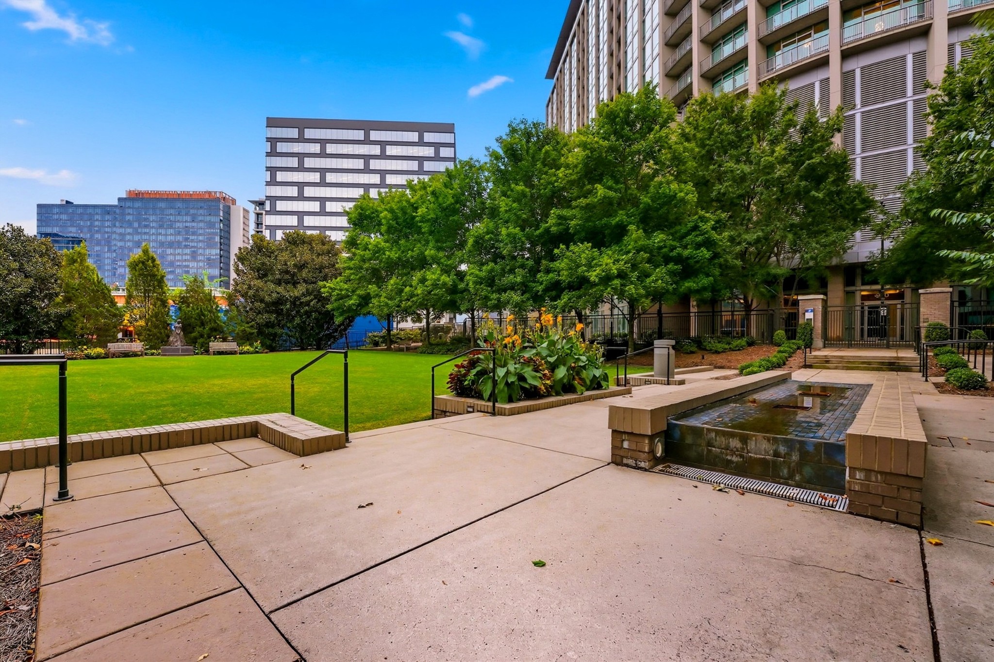 900 20th Ave S #901, Nashville, TN 37212