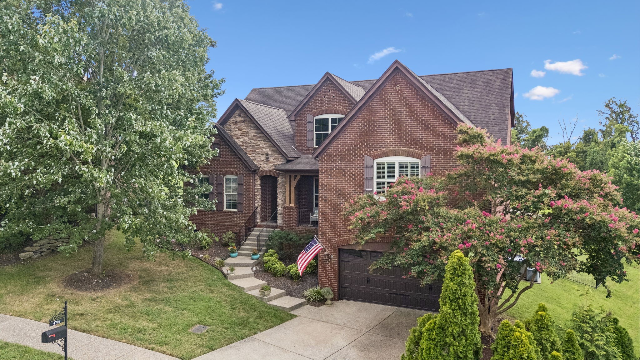 4709 Medalist Cir, Hermitage, TN 37076