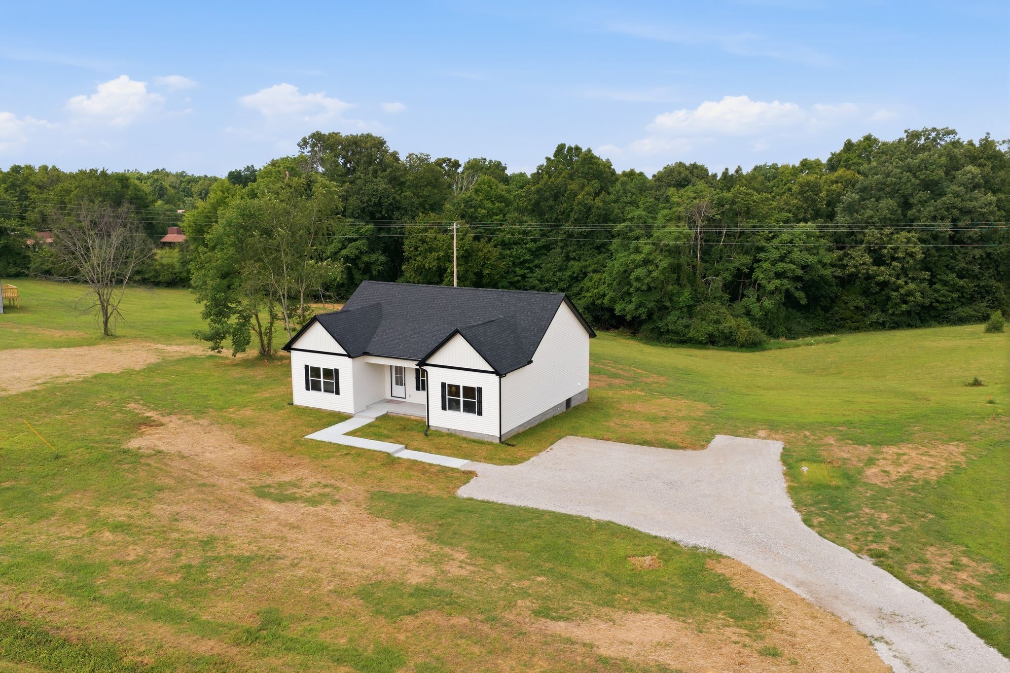 1434 East Piney Rd, Dickson, TN 37055
