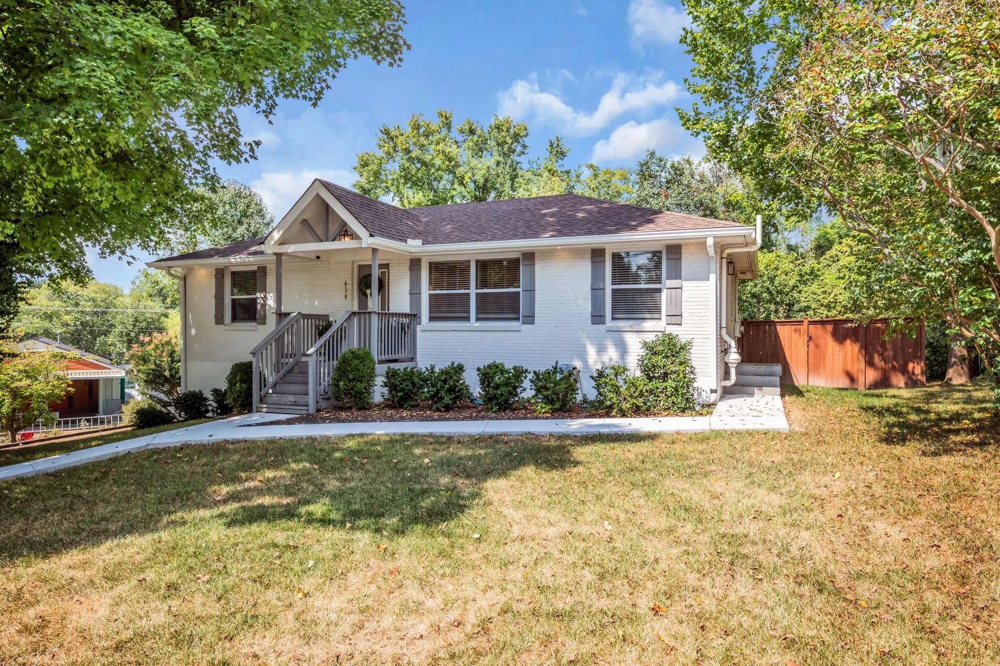 634 Watsonwood Dr, Nashville, TN 37211