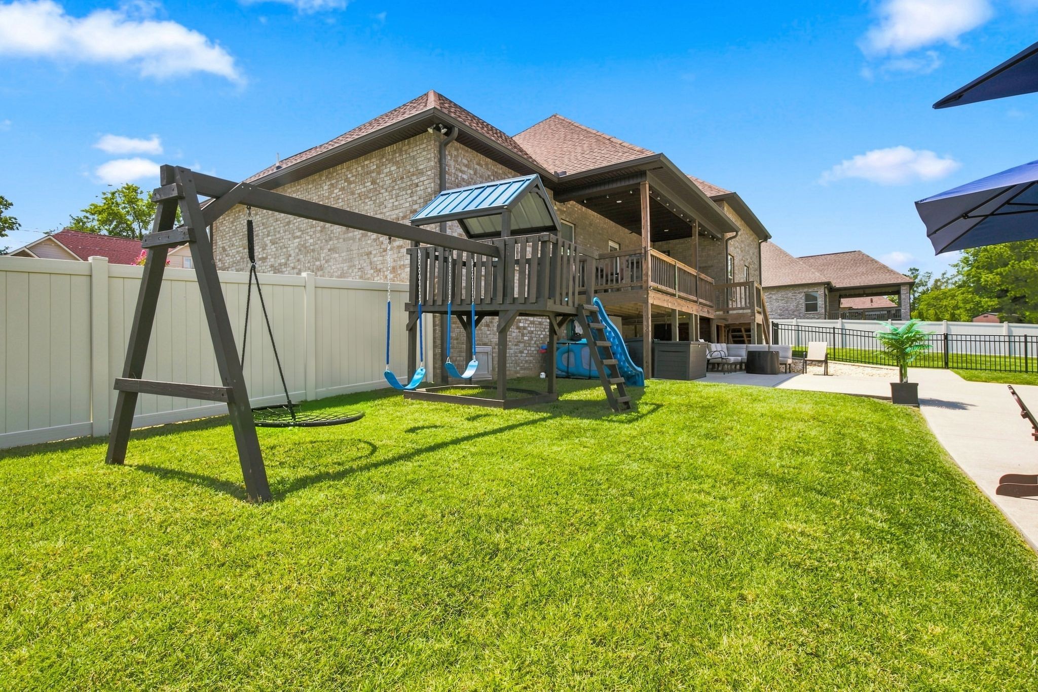 6023 W Mayflower Ct, Greenbrier, TN 37073