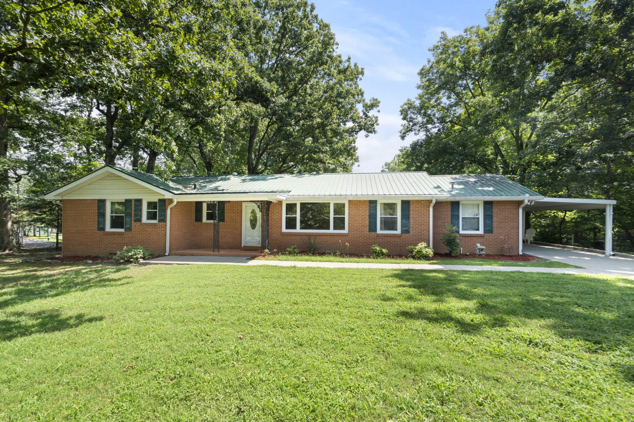 306 Cedarview Dr, Dickson, TN 37055