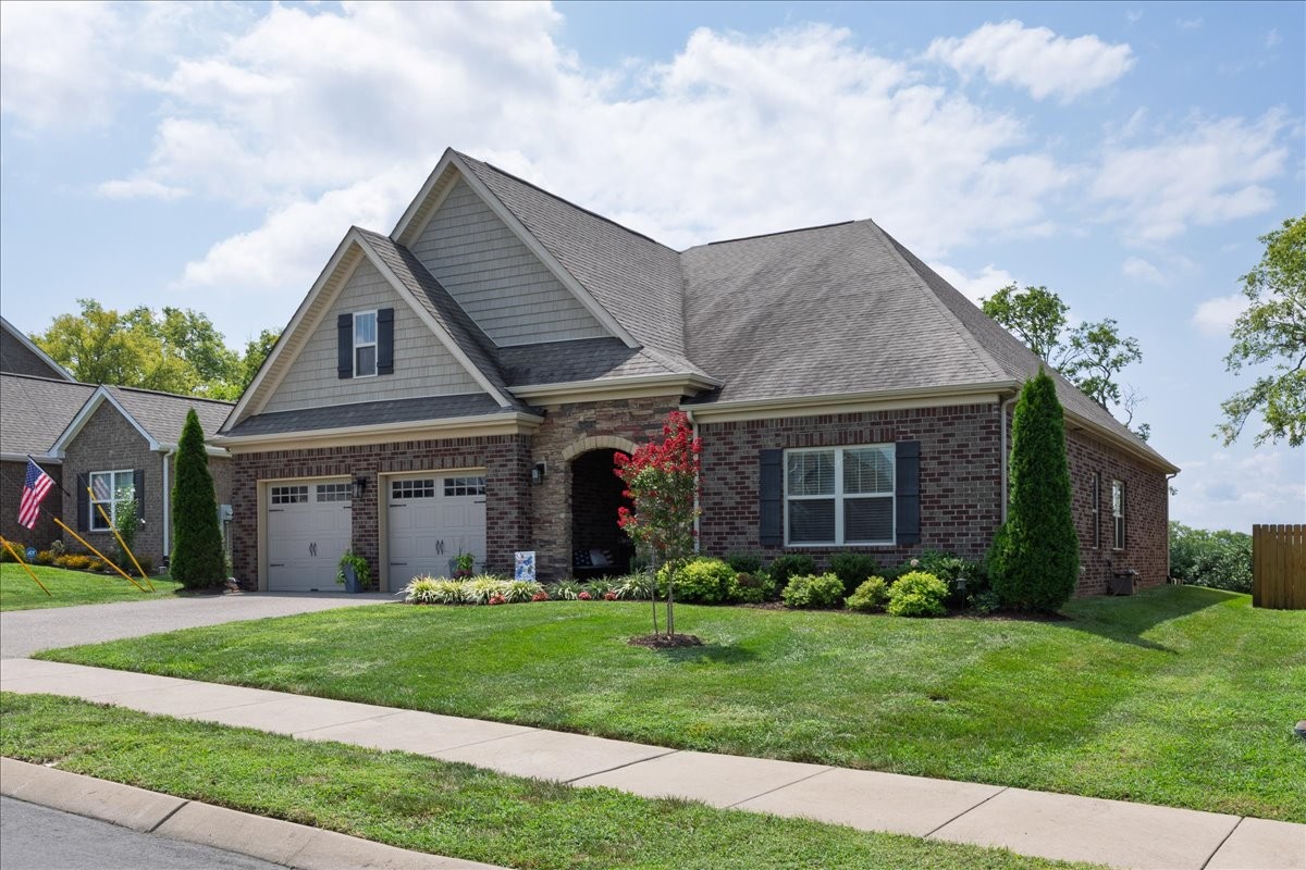 1045 Windemere Dr, Gallatin, TN 37066