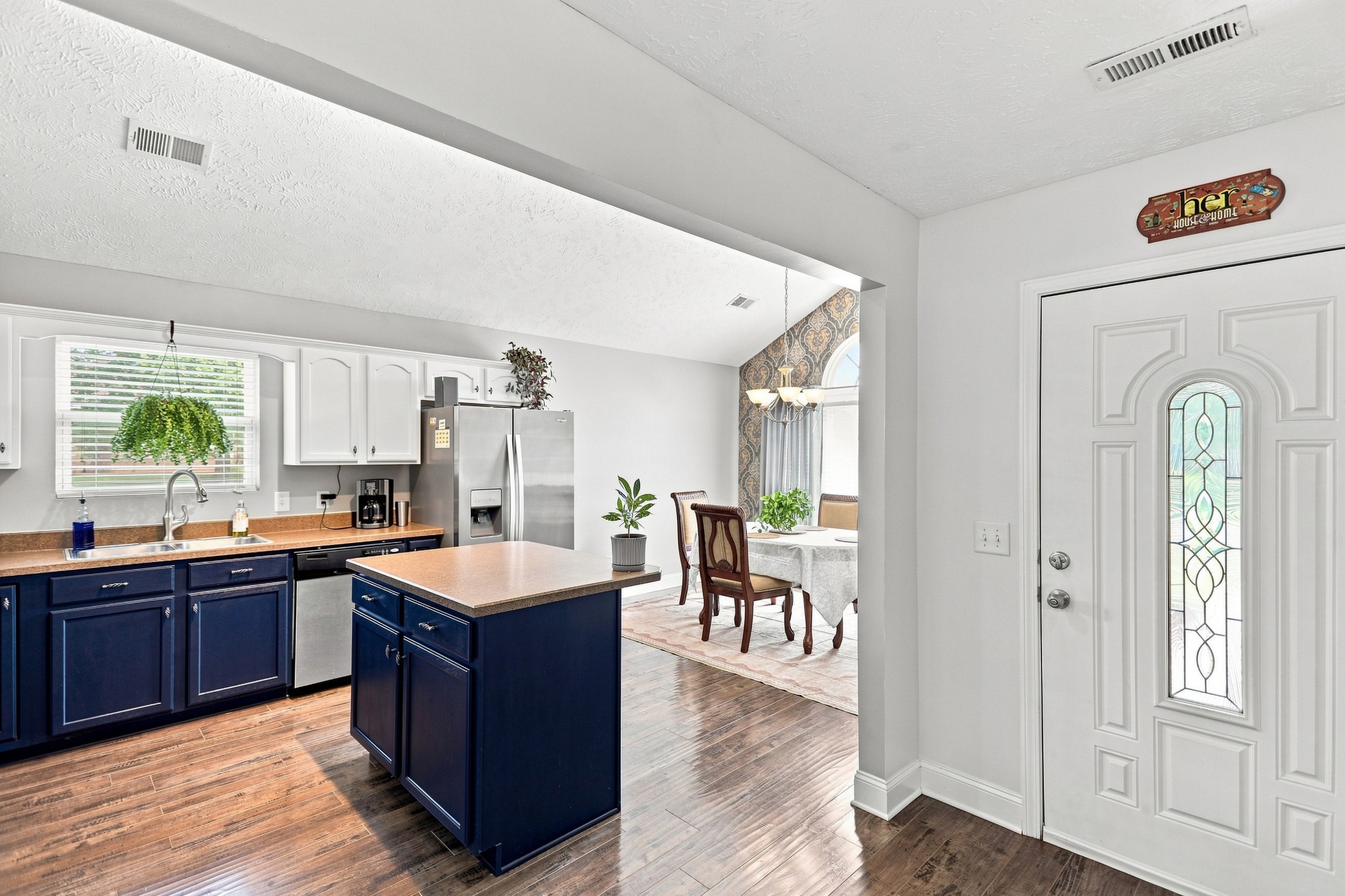 102 Blossom Ct, White House, TN 37188