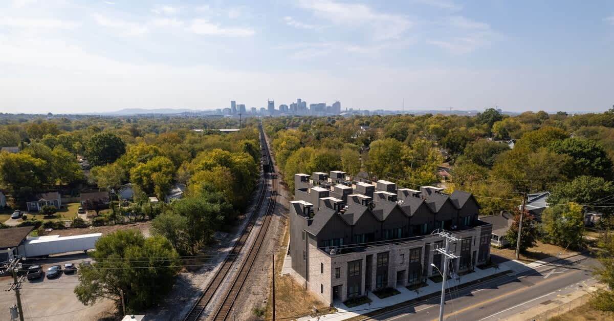 738 Douglas Ave #7, Nashville, TN 37207