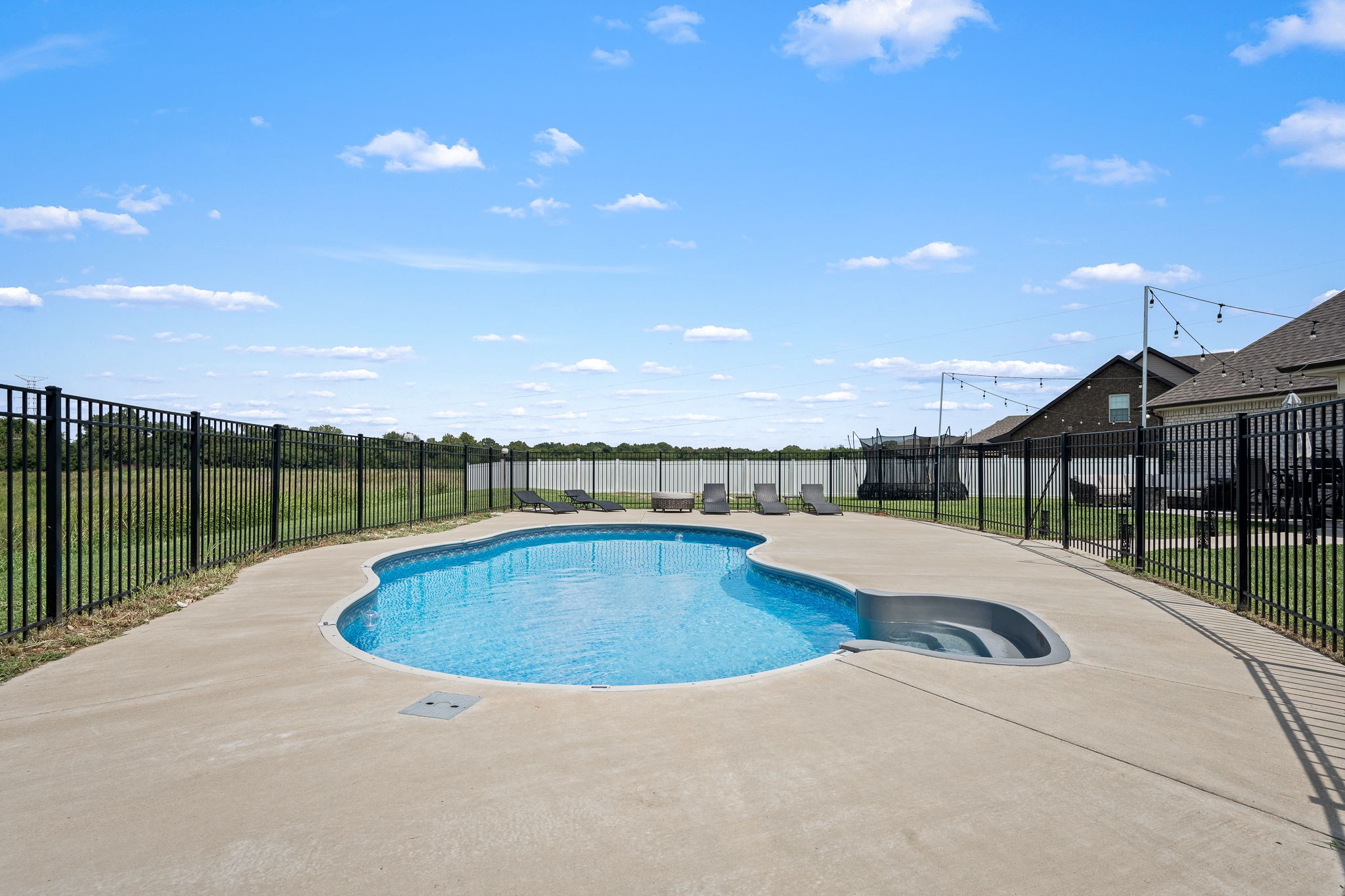 3213 Volta Rd, Christiana, TN 37037