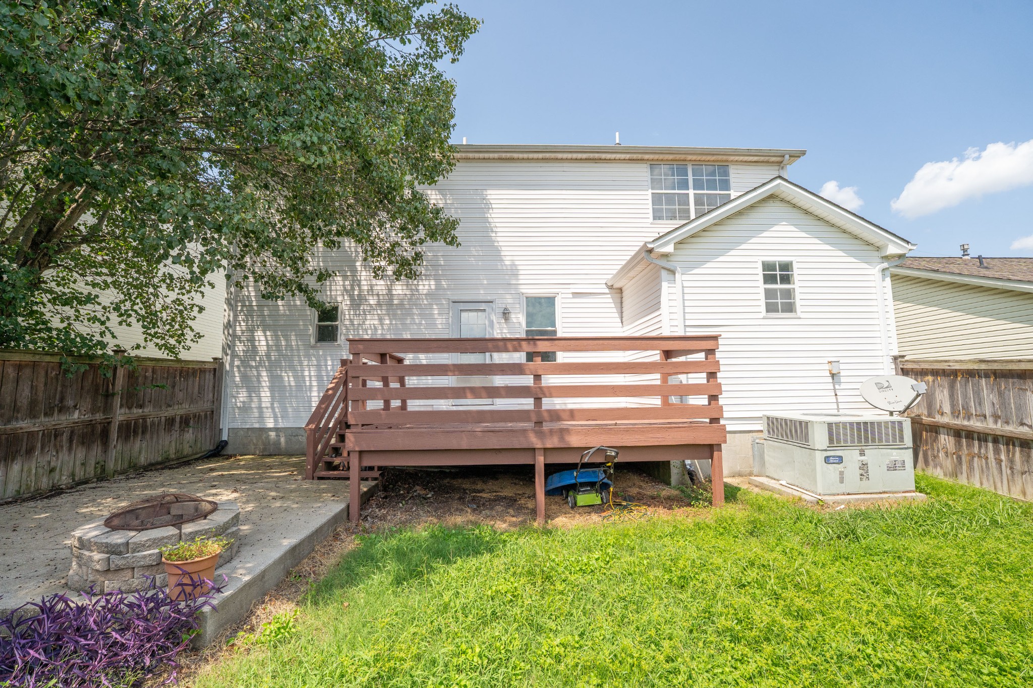 104 Edgehill Ln, Hendersonville, TN 37075