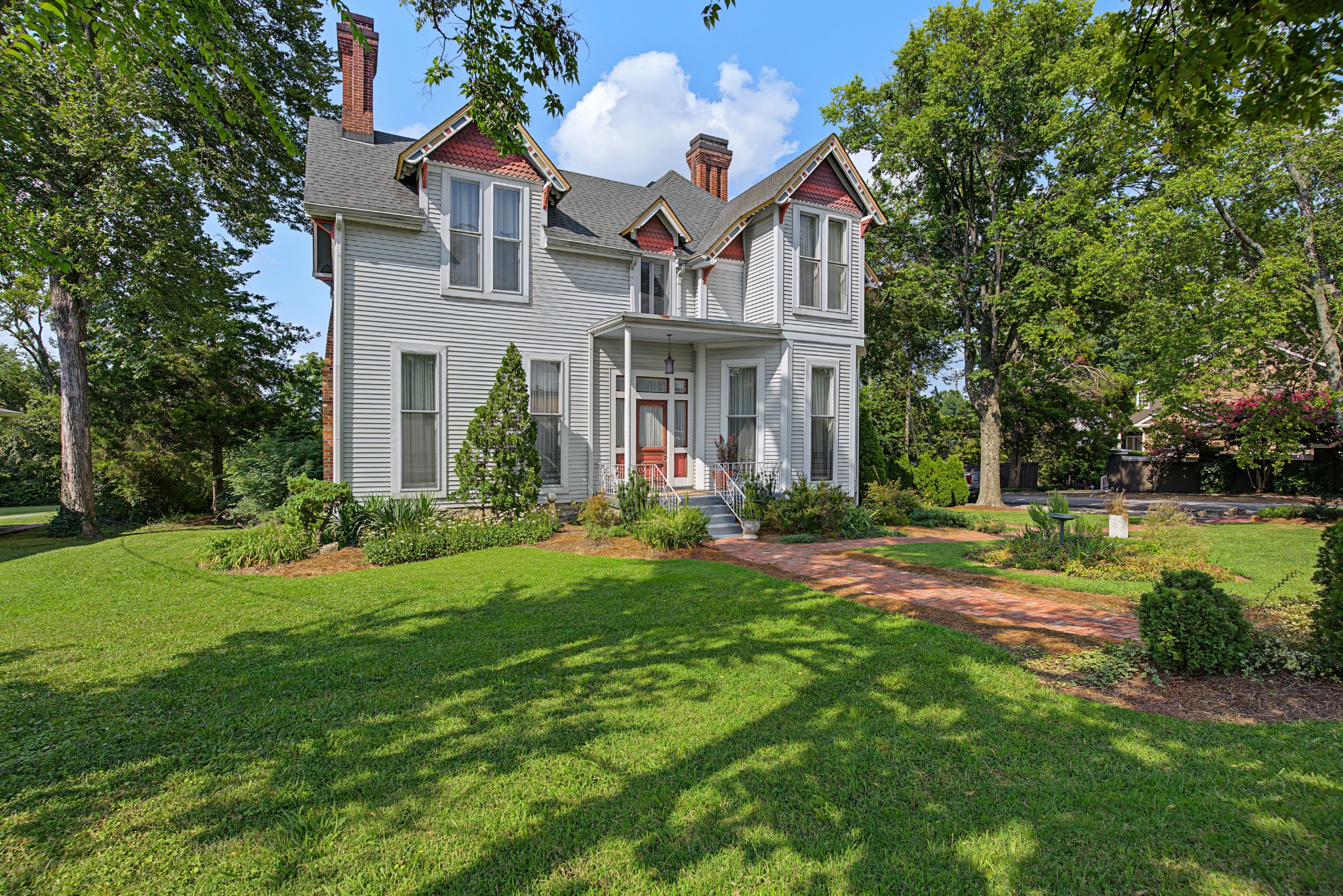 2500 Woodlawn Dr, Nashville, TN 37212