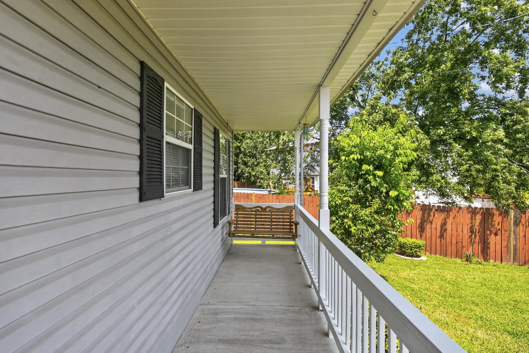 411 Watersedge Ln, La Vergne, TN 37086