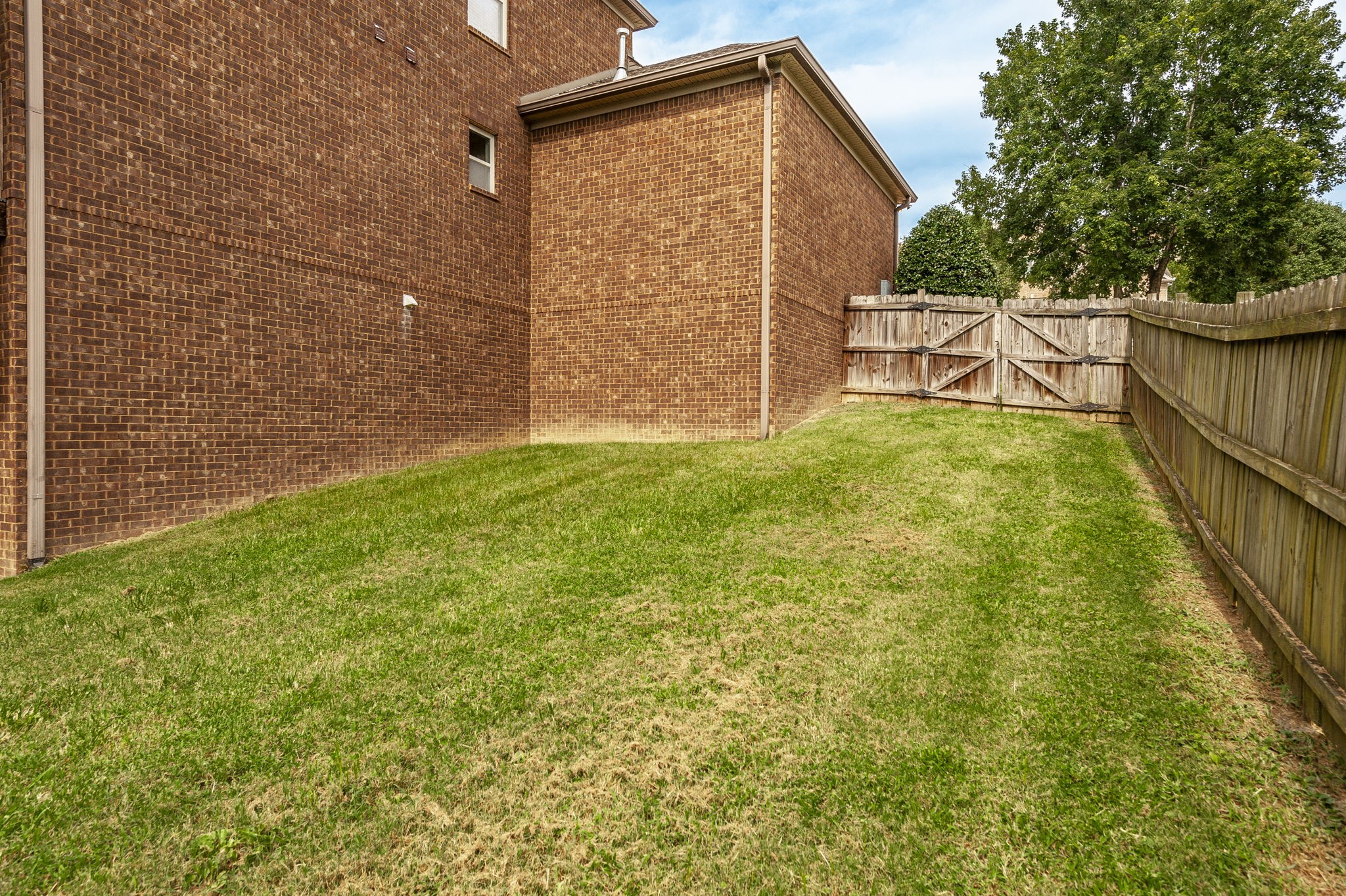 816 Lynn Dr, Goodlettsville, TN 37072
