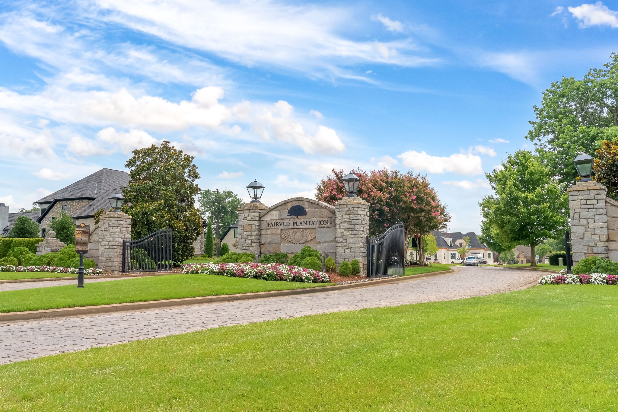 1074 Isaac Franklin Dr, Gallatin, TN 37066