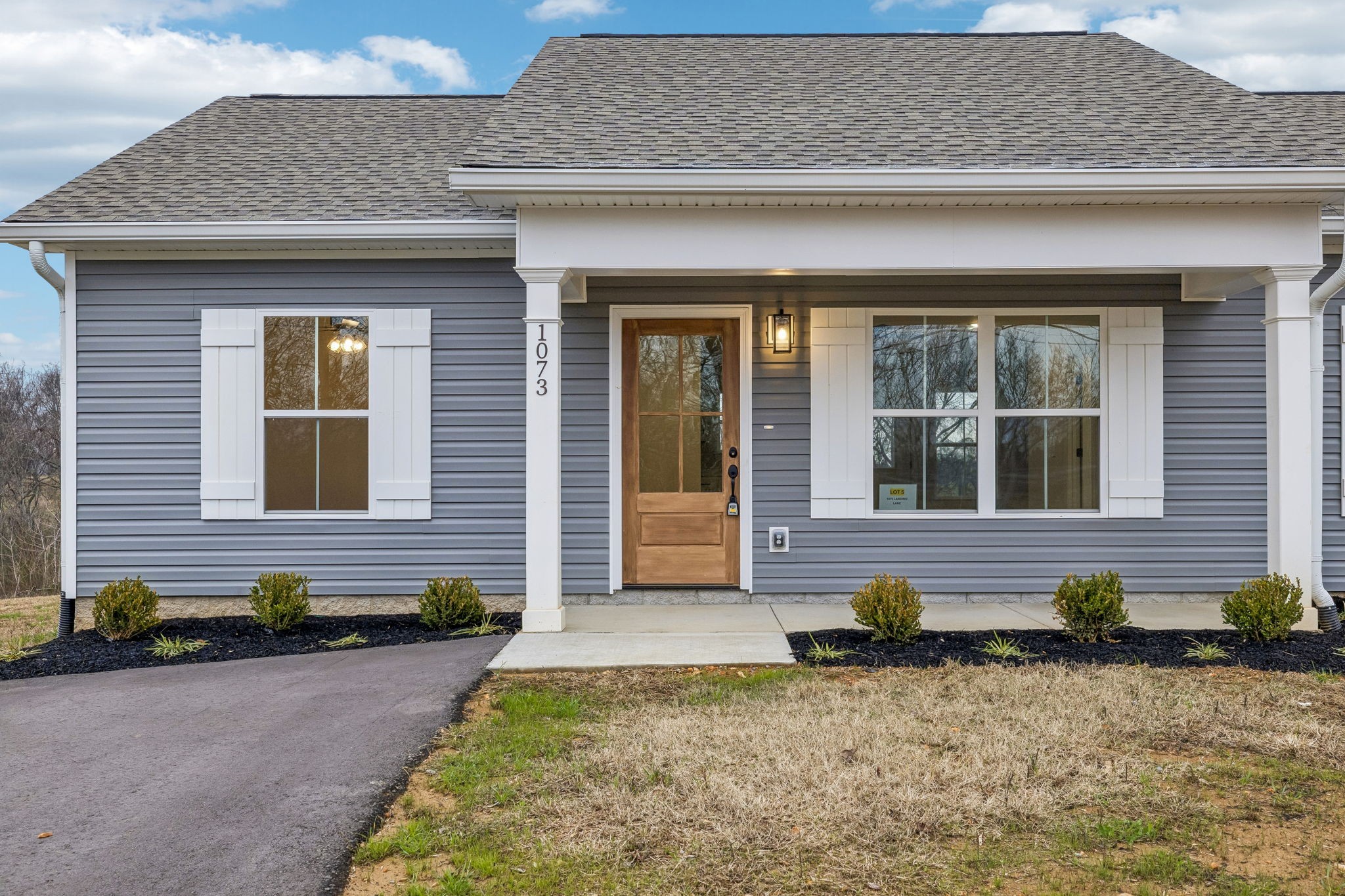 1073 Landing Ln, Adams, TN 37010