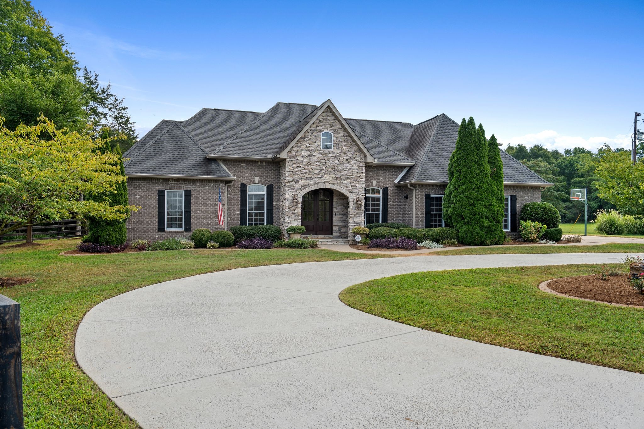 1655 S Lovvorn Rd, Christiana, TN 37037