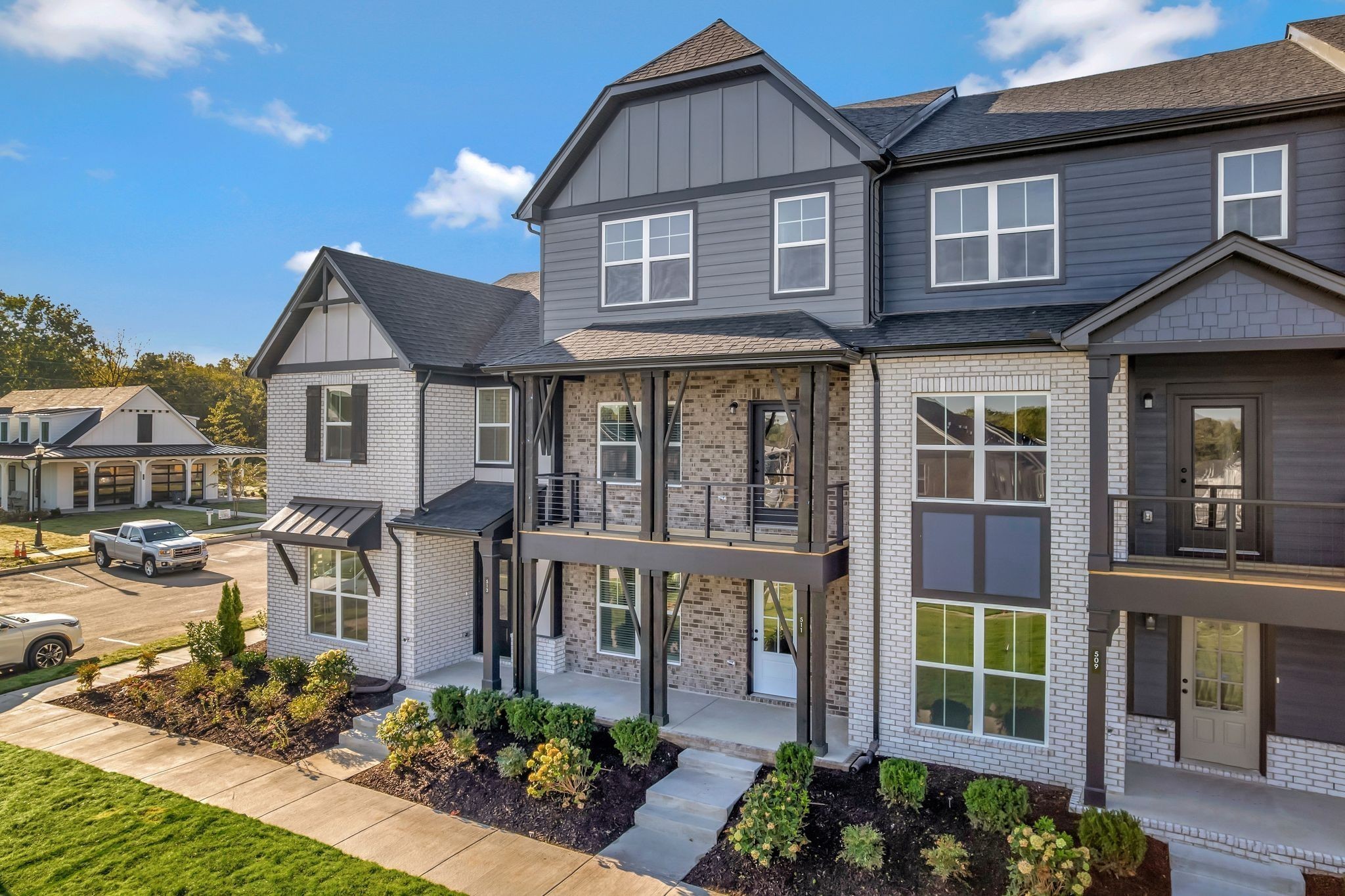 606 Granbury Pvt Dr, Hendersonville, TN 37075