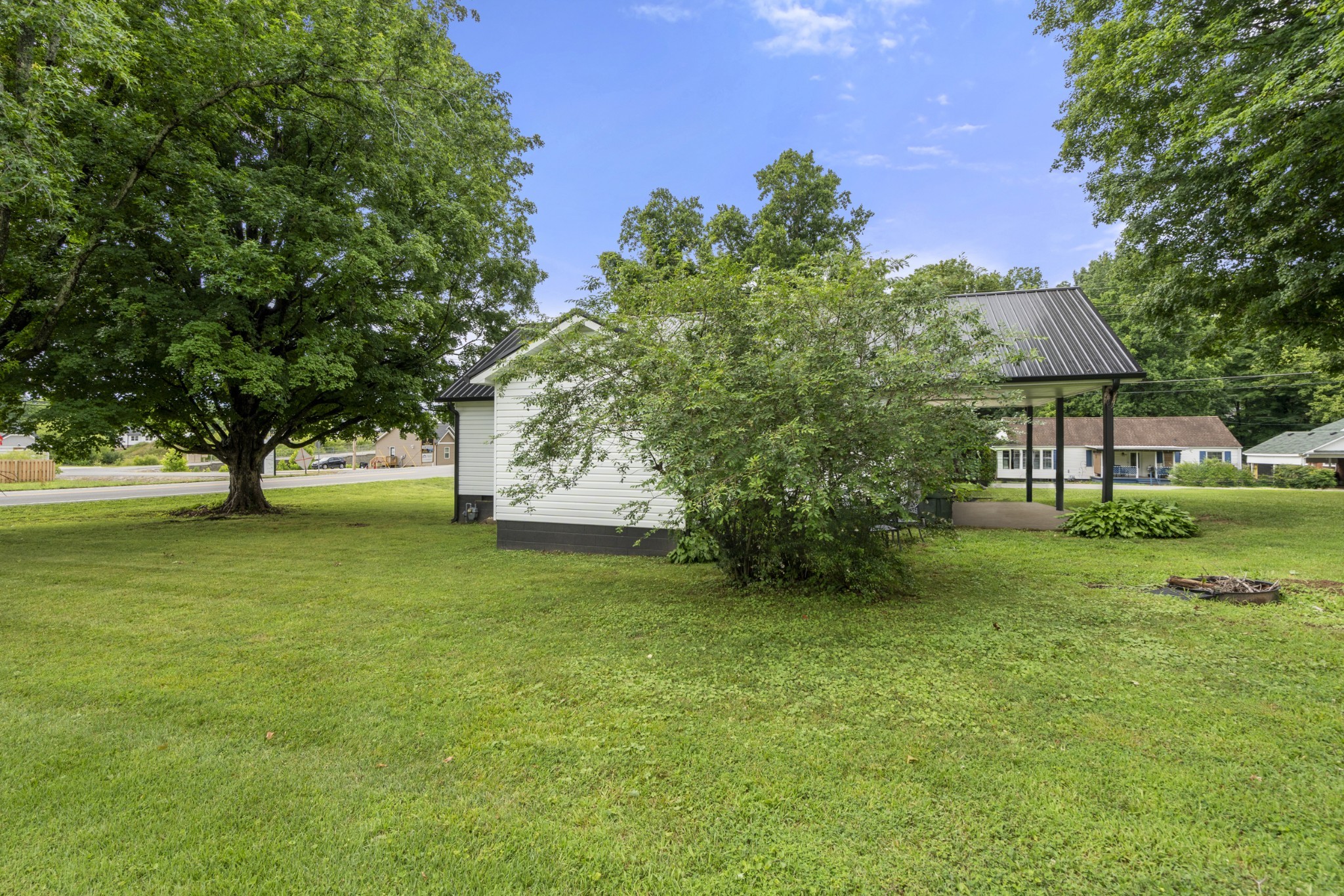 100 Brook Dr, Dickson, TN 37055