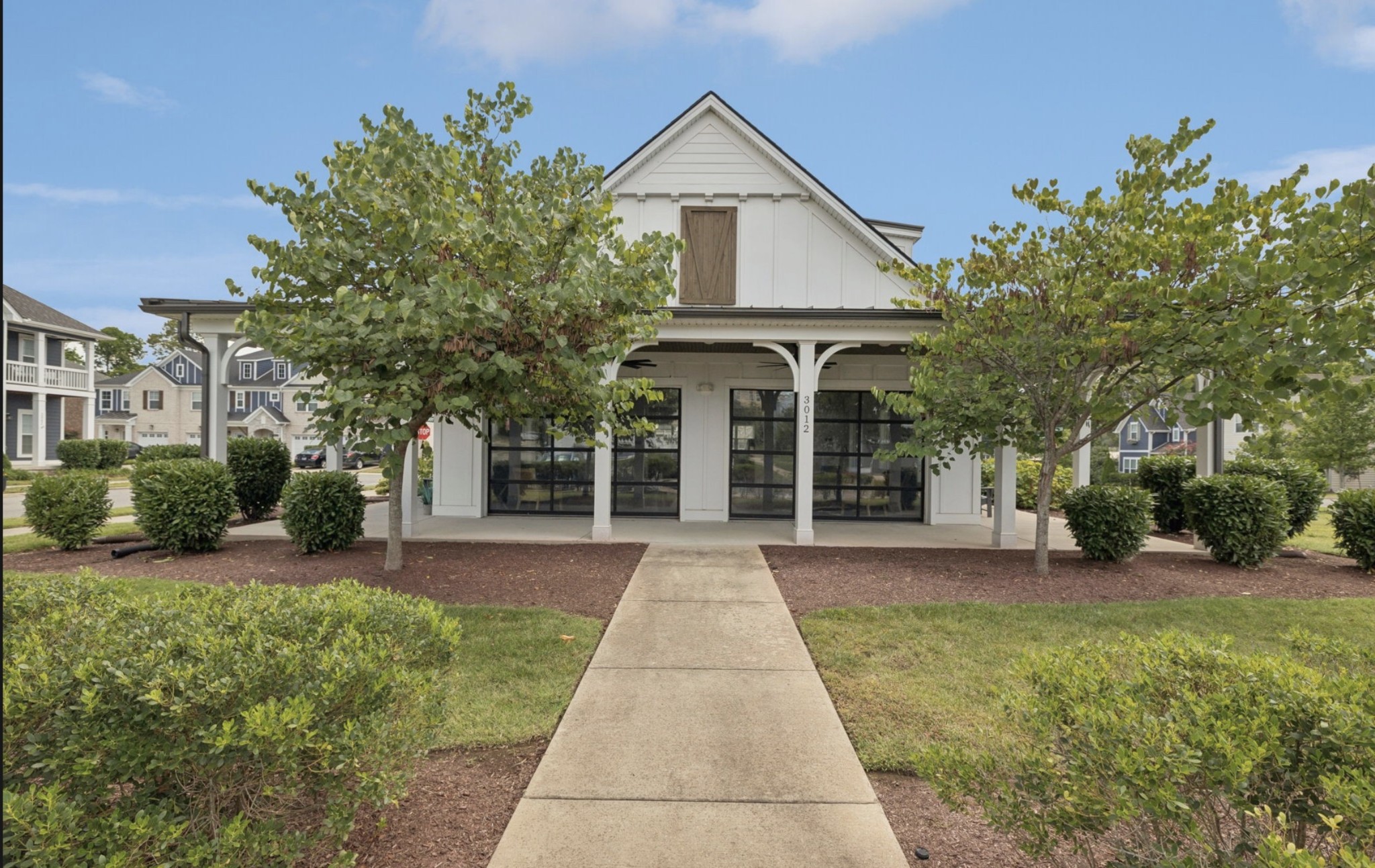 1042 Emery Bay Cir, Hendersonville, TN 37075