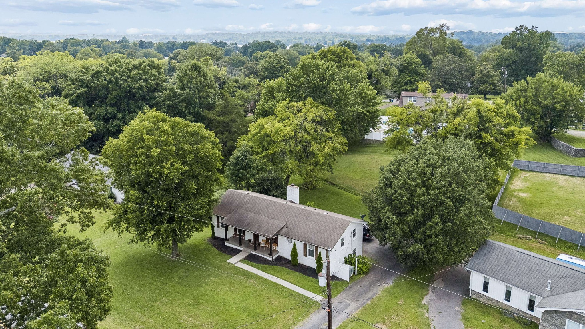 138 East Dr, Hendersonville, TN 37075