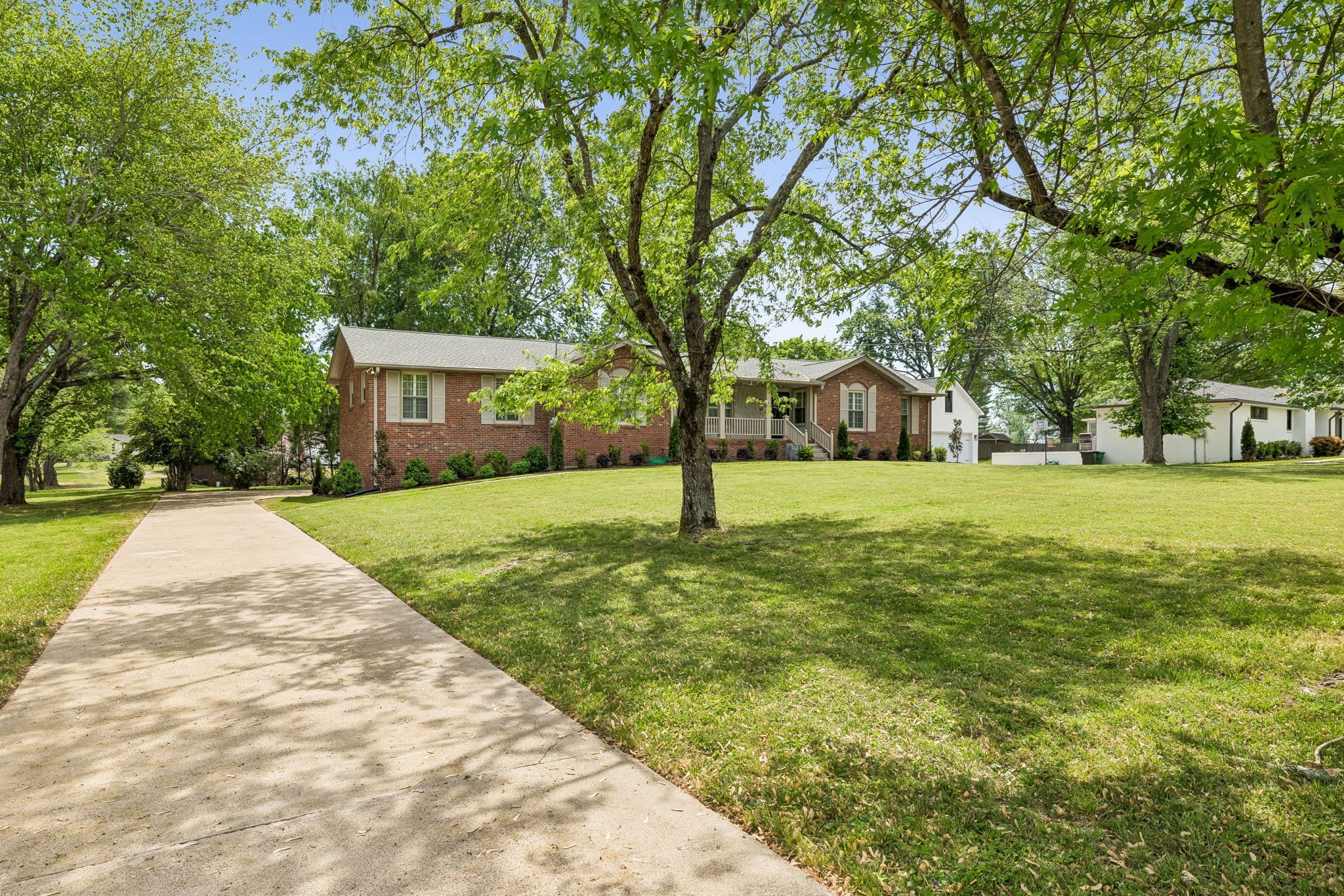 281 Lake Terrace Dr, Hendersonville, TN 37075