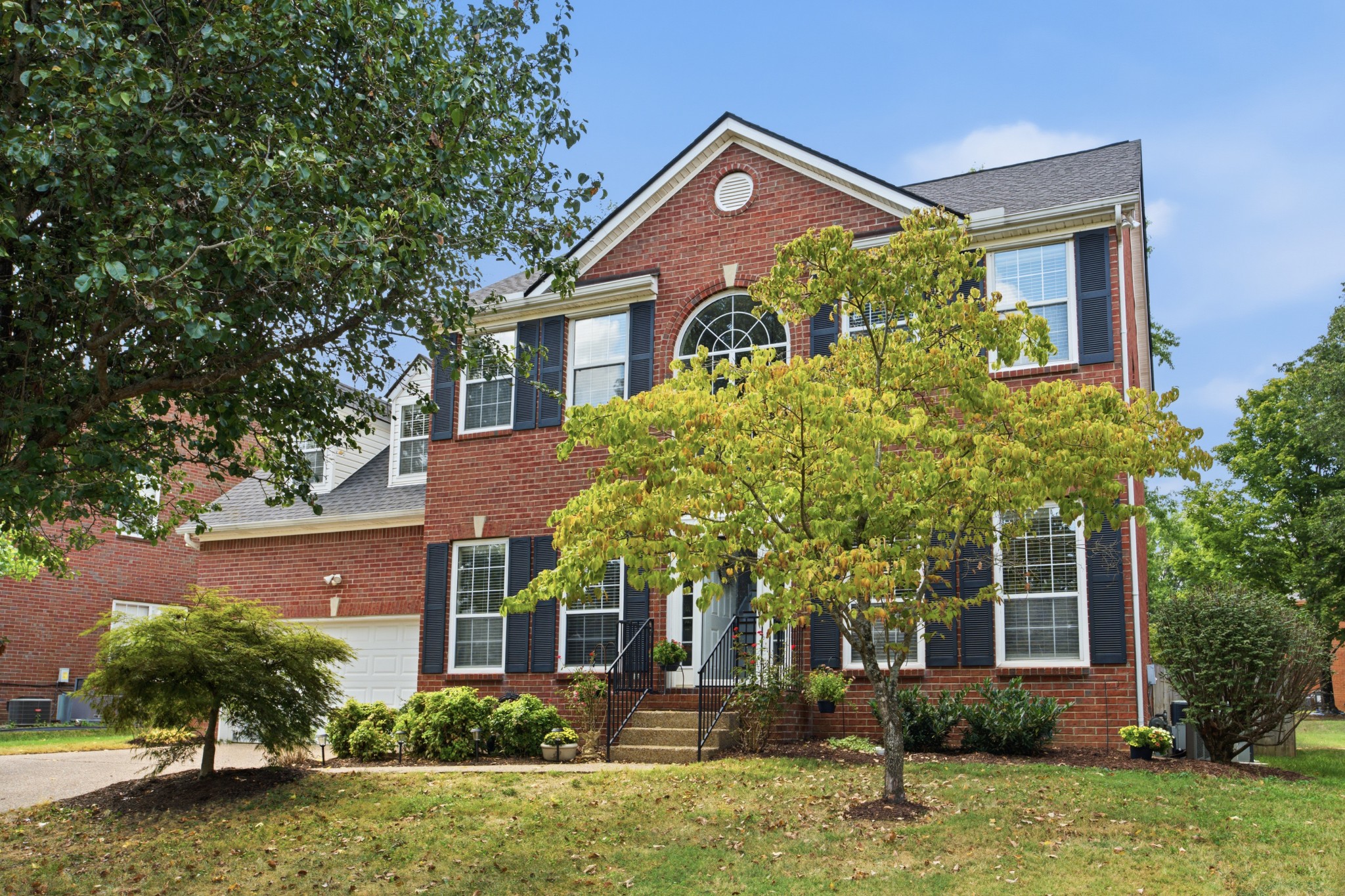 7020 Meadow Ridge Cir, Nashville, TN 37221