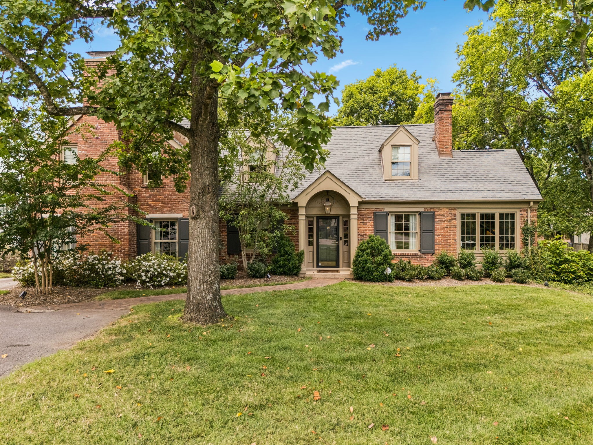 2004 Overhill Dr, Nashville, TN 37215