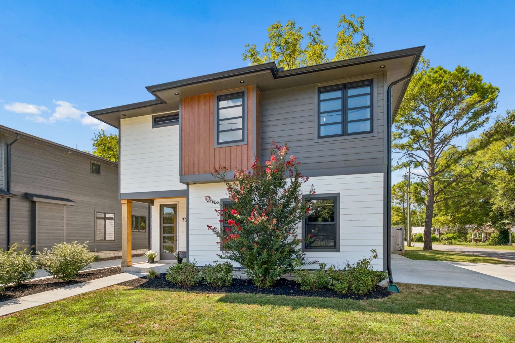 725 N Highland Ave, Murfreesboro, TN 37130