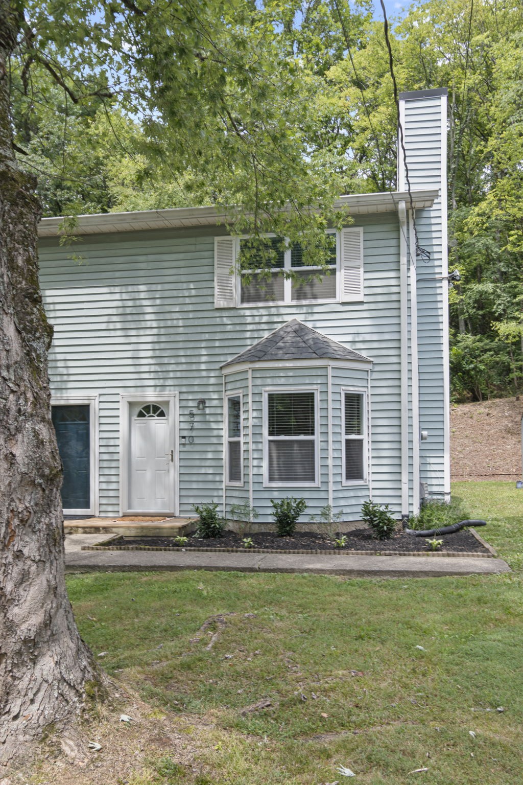 570 Holt Valley Rd, Nashville, TN 37221