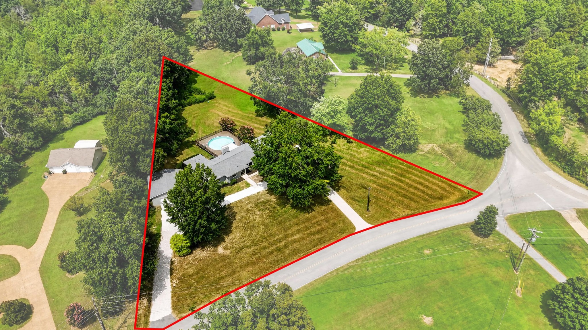 7302 Henry Dr, Fairview, TN 37062