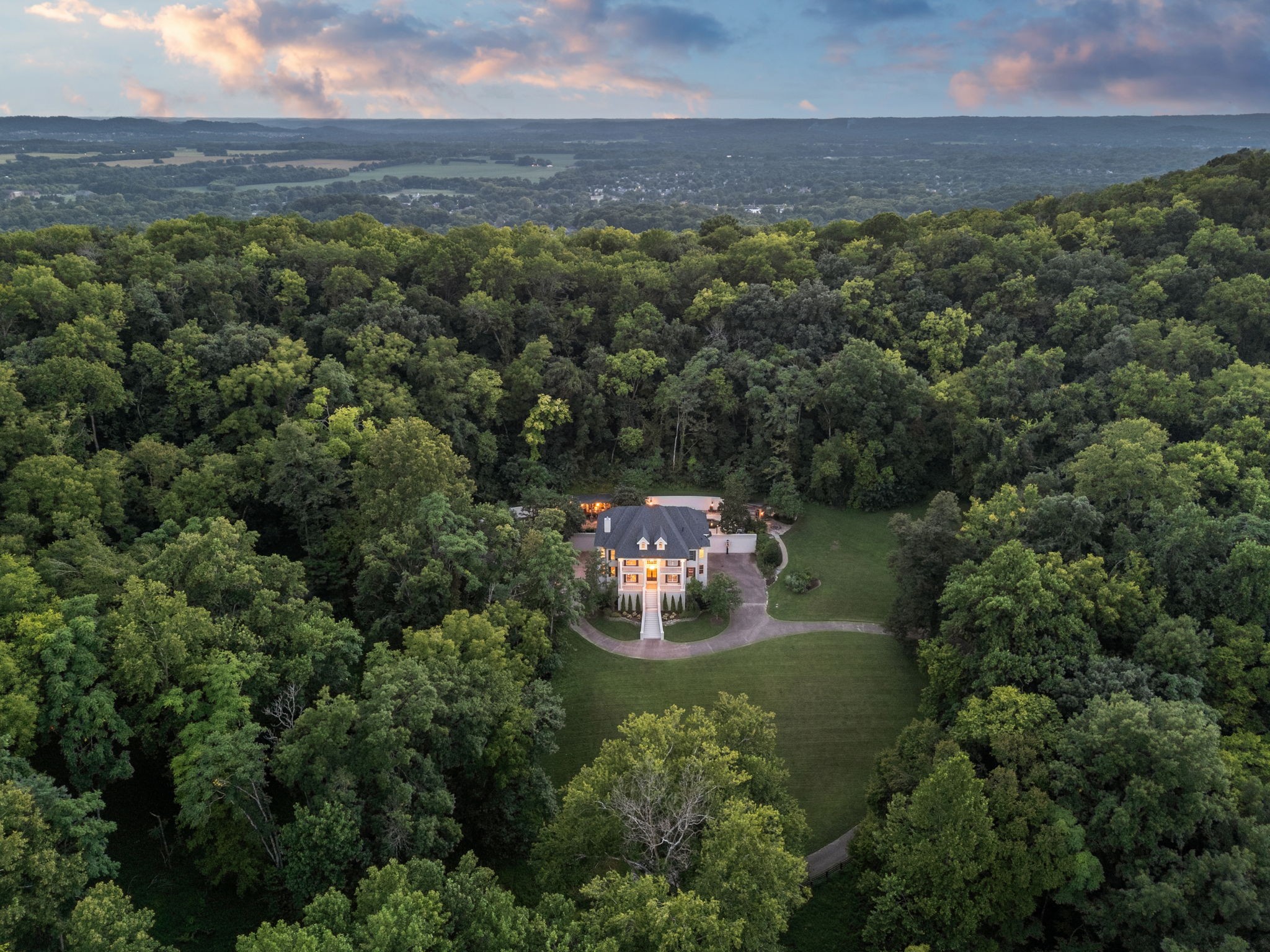 2183 S Berrys Chapel Rd, Franklin, TN 37069