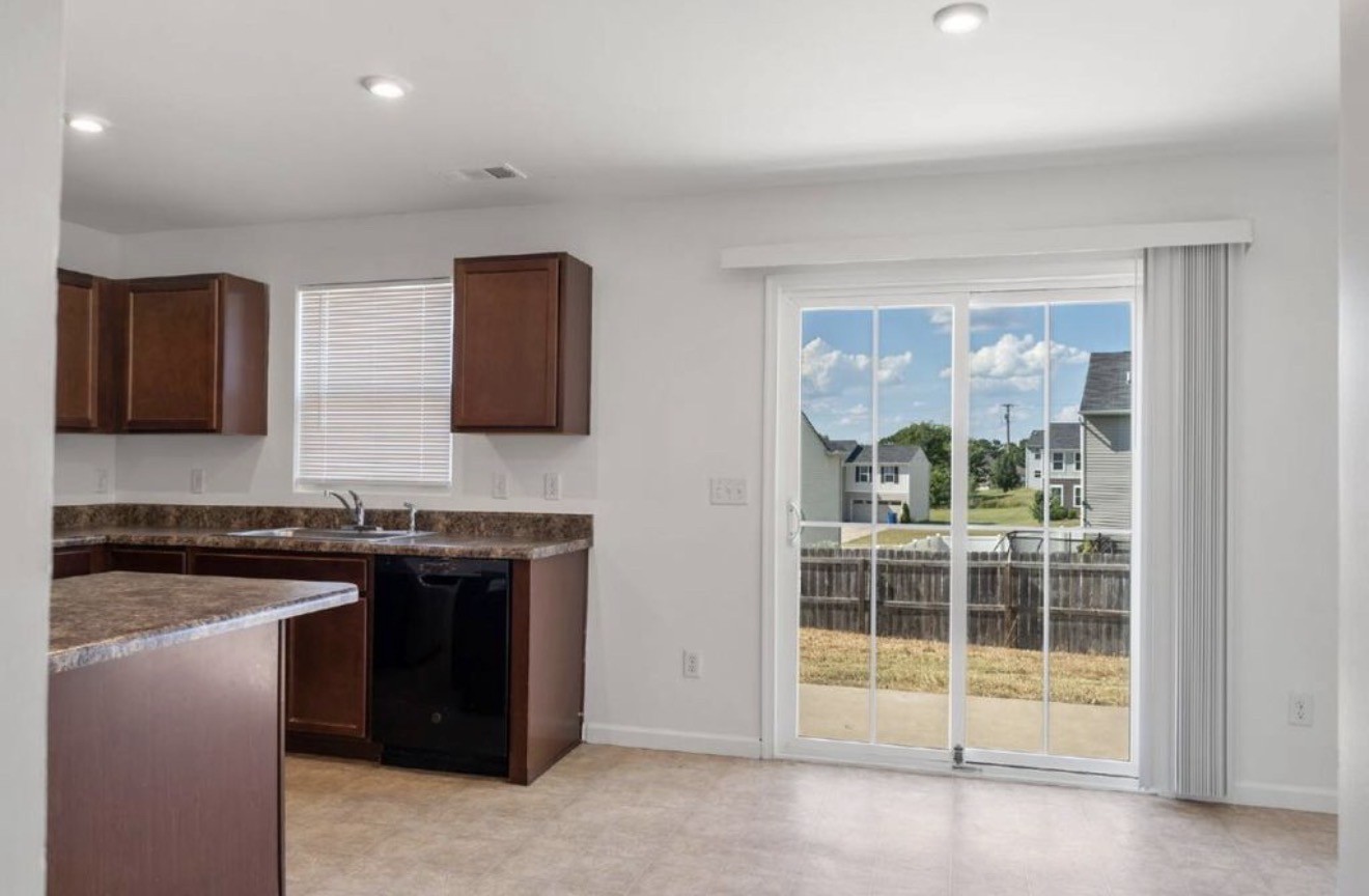 218 Nottingham Ln, La Vergne, TN 37086