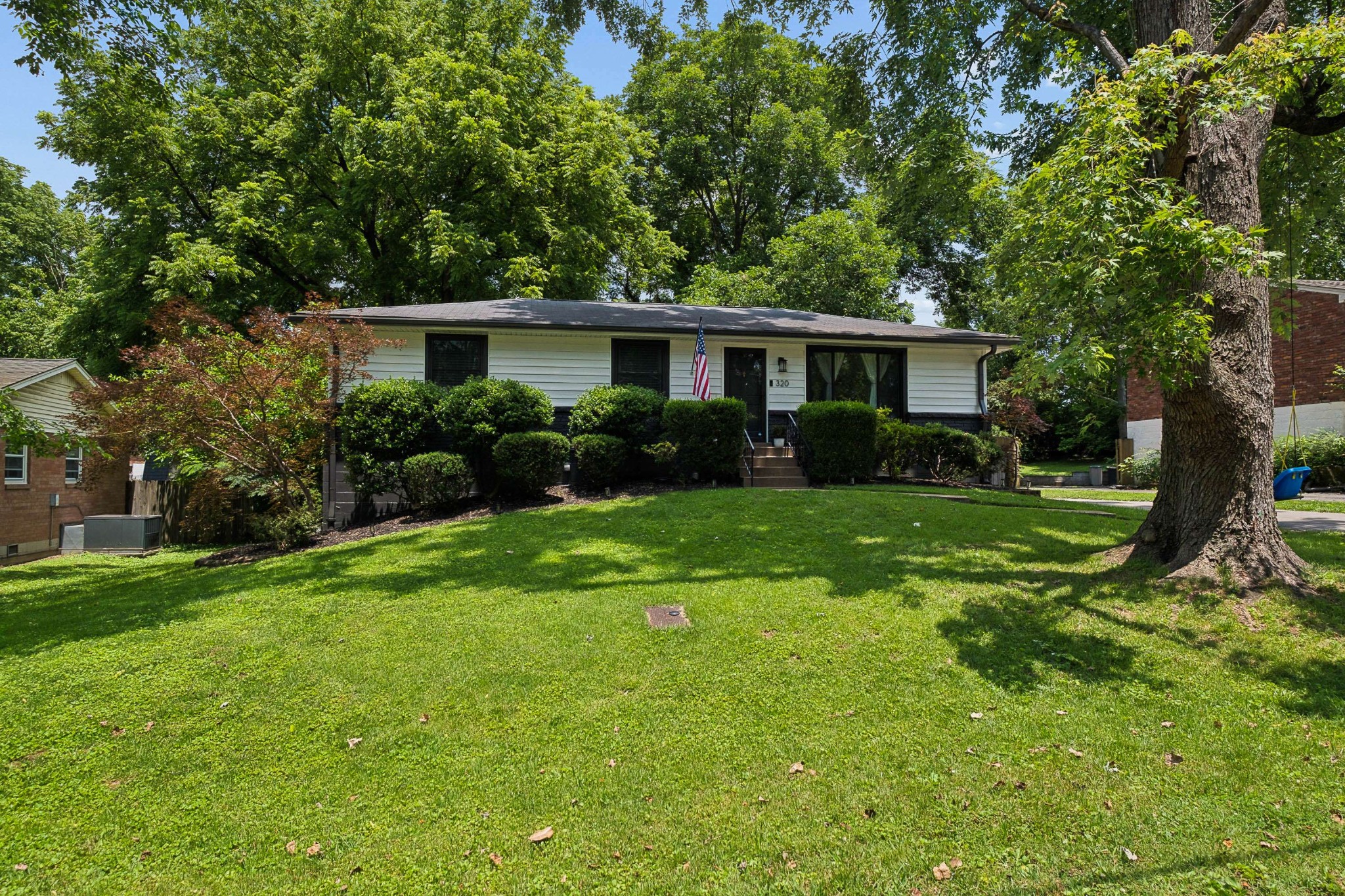 320 Garrett Dr, Nashville, TN 37211
