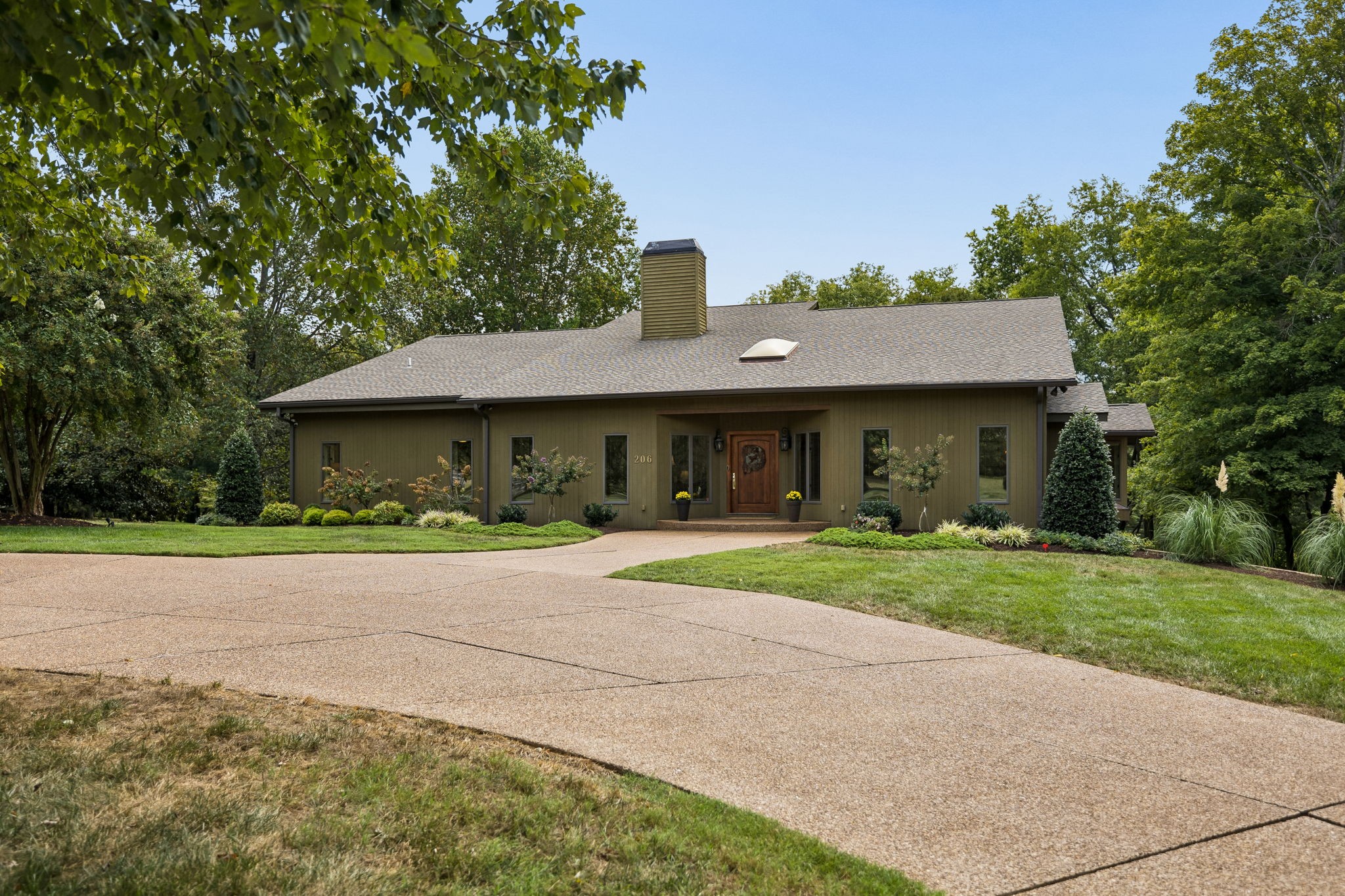 206 Kippsford Pond Rd, Columbia, TN 38401
