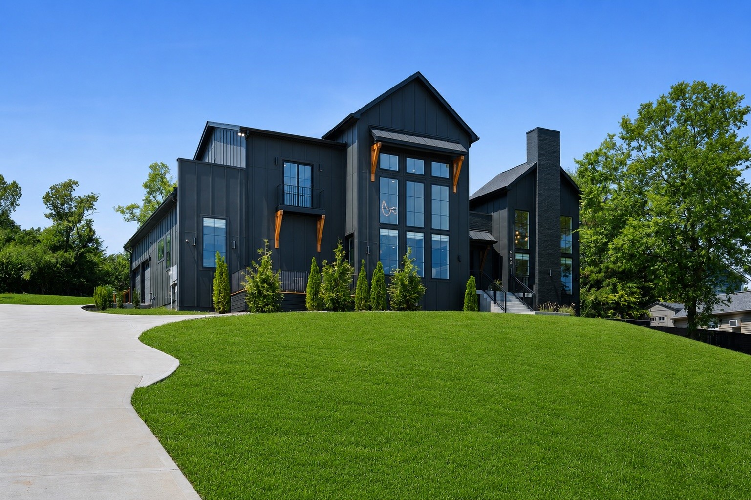 6162 N New Hope Rd, Hermitage, TN 37076
