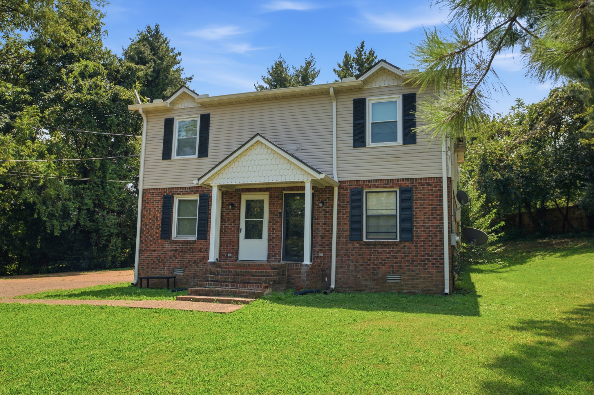 473 Ellenwood Dr, Nashville, TN 37211