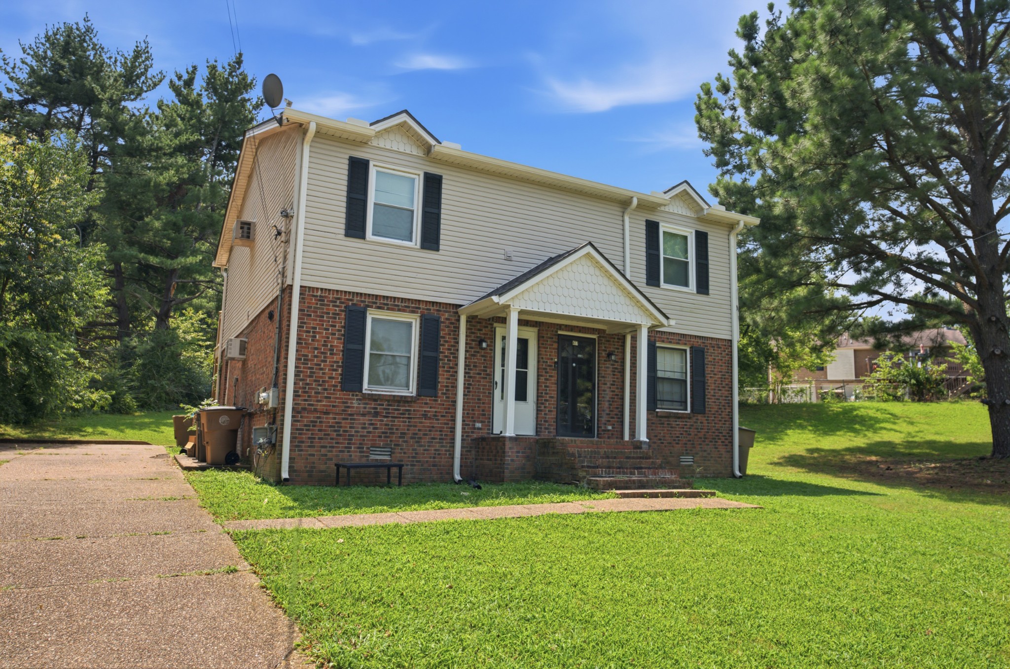 473 Ellenwood Dr, Nashville, TN 37211