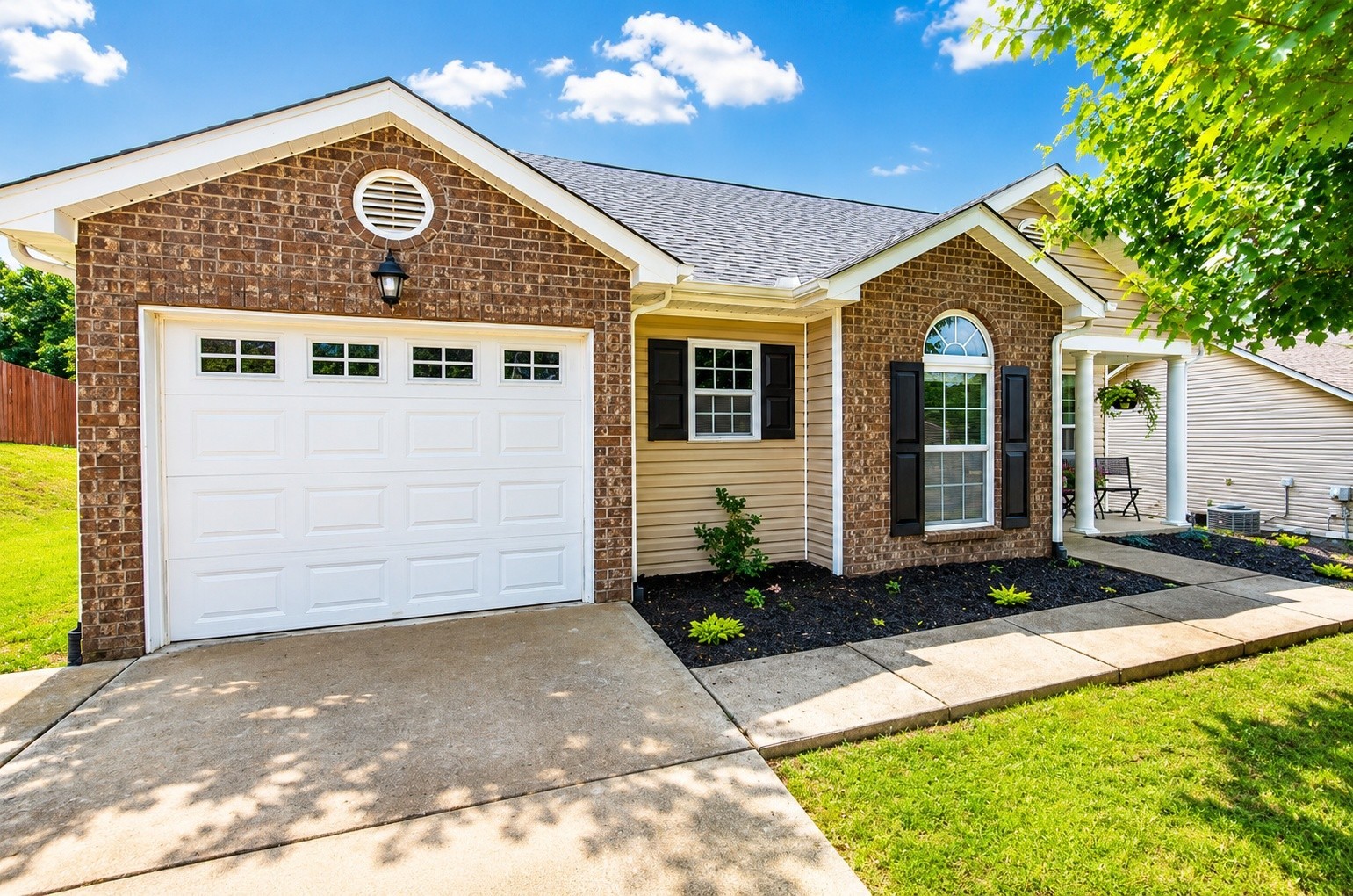 140 Granda Flora Dr, White House, TN 37188