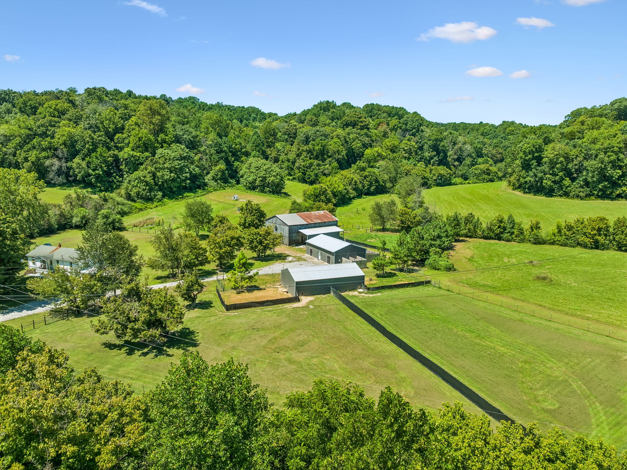 3025 Knob Creek Rd, Columbia, TN 38401