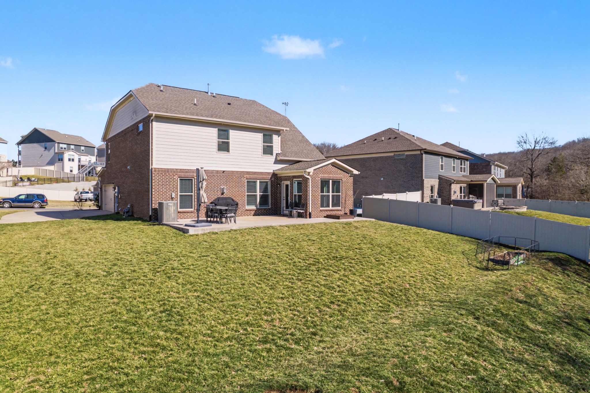 144 Macy Dr, Hendersonville, TN 37075