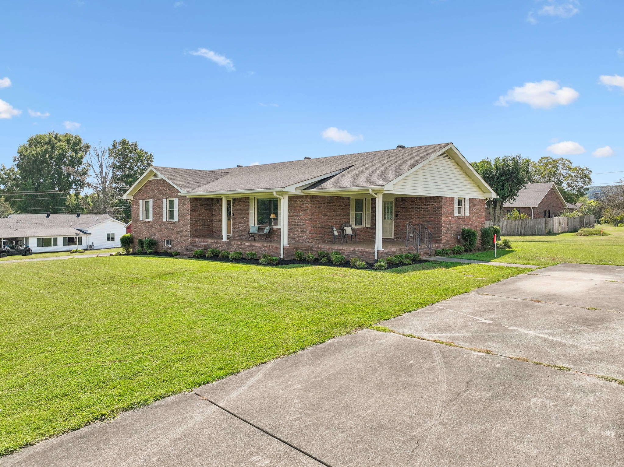 11 Hills Dale Ln W, Carthage, TN 37030