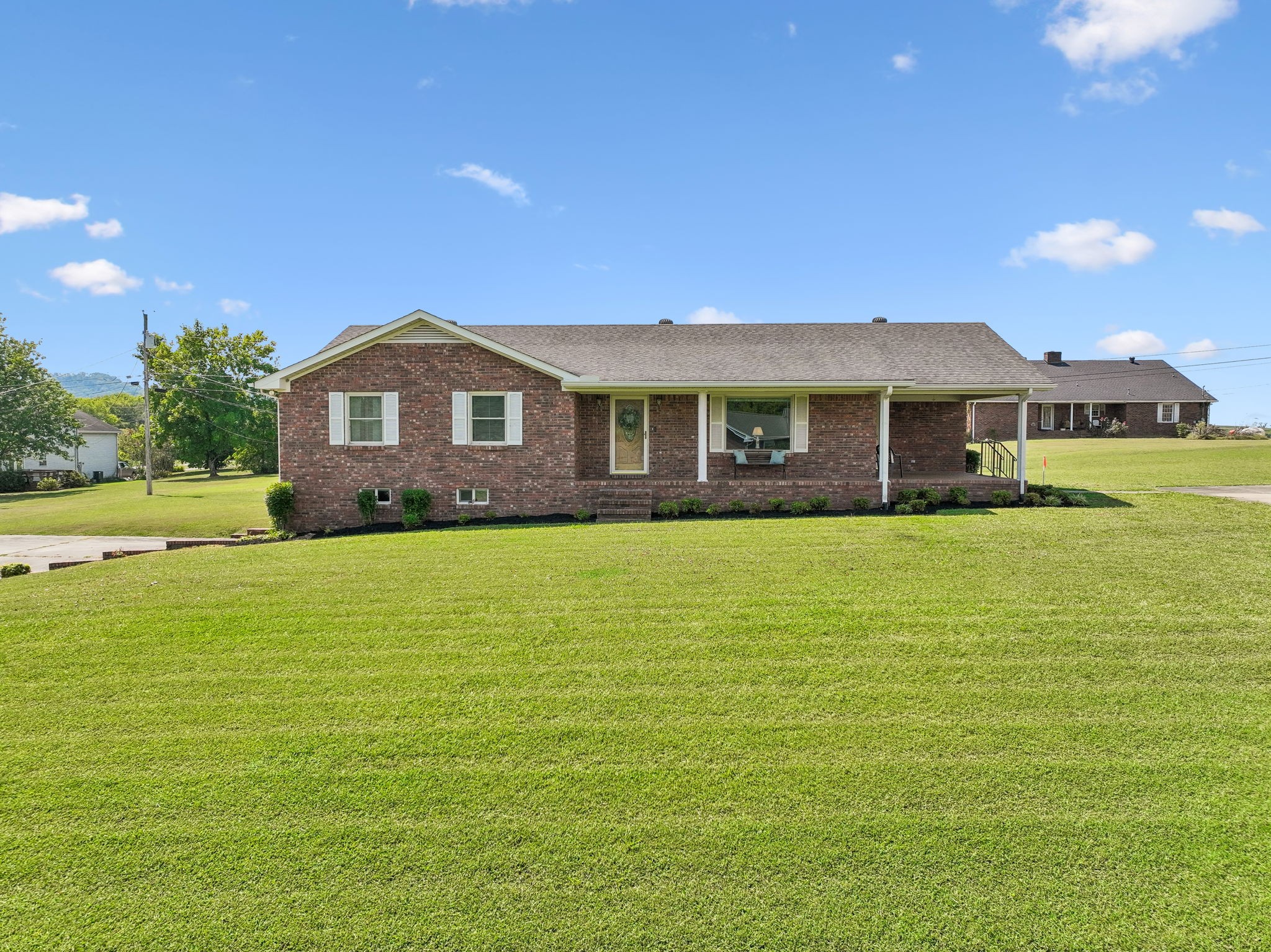 11 Hills Dale Ln W, Carthage, TN 37030