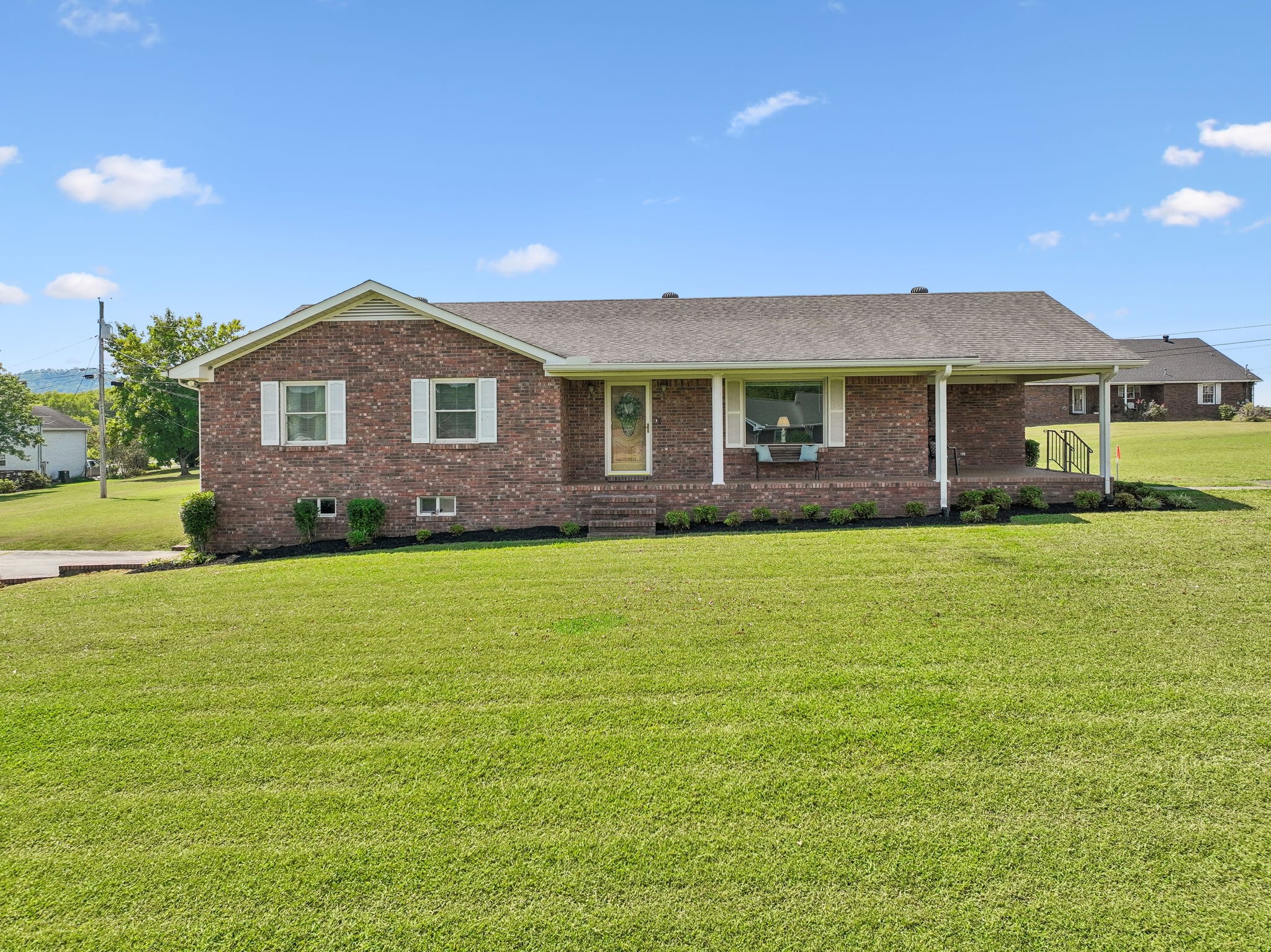 11 Hills Dale Ln W, Carthage, TN 37030